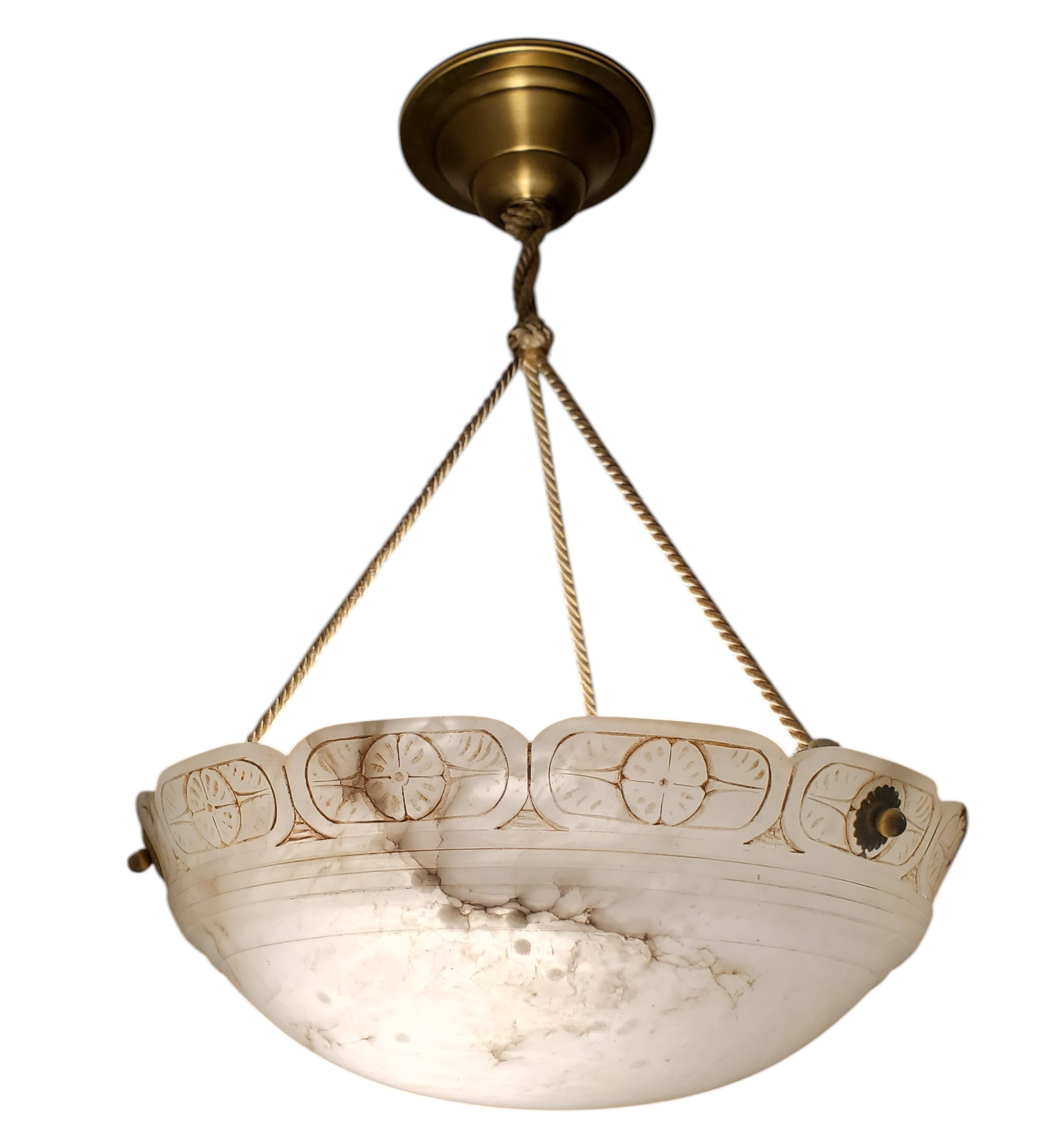 Hand carved off white original alabaster w/ border rim detail, rope + brass trim For Sale 3