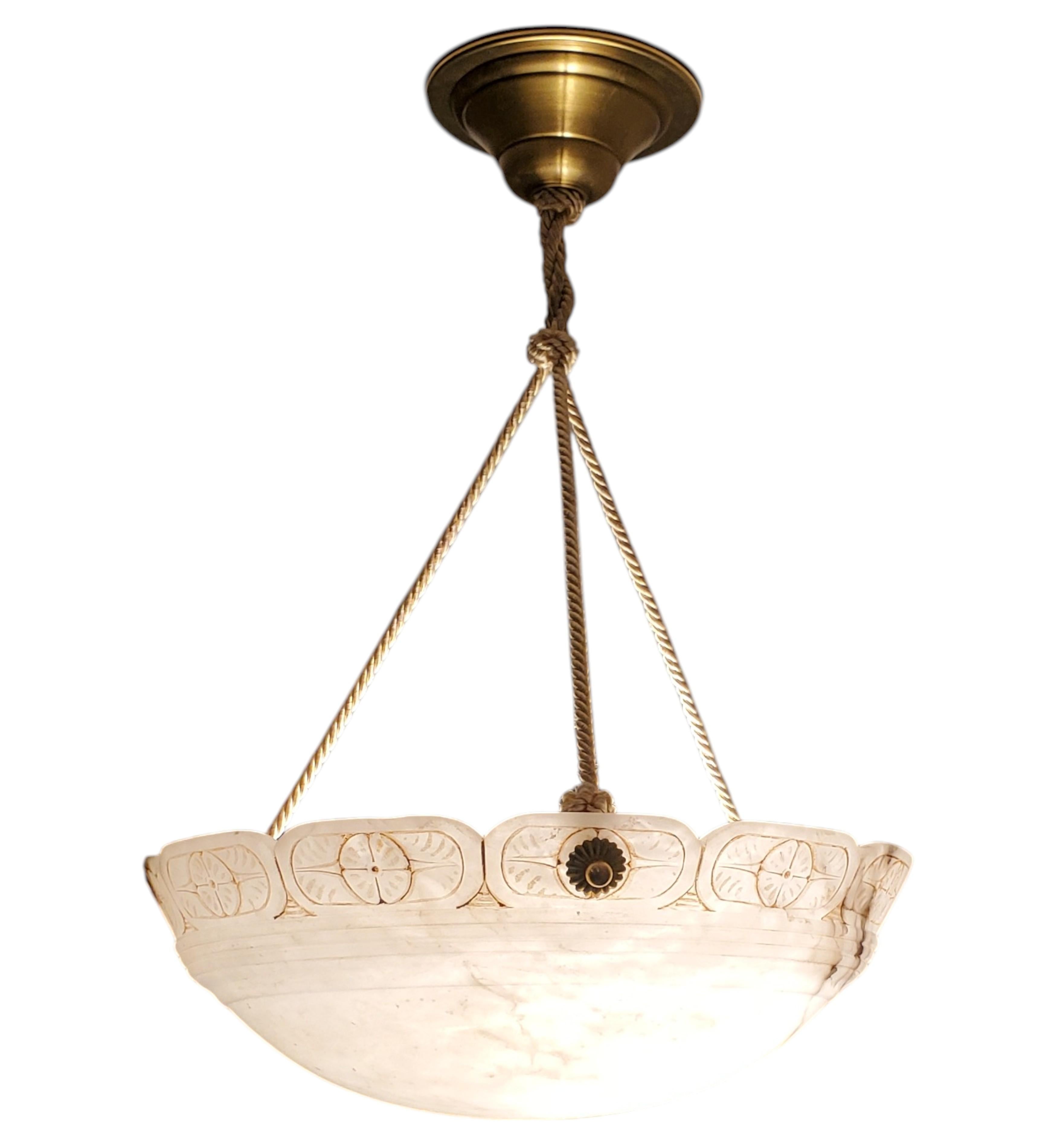 Hand carved off white original alabaster w/ border rim detail, rope + brass trim For Sale 1