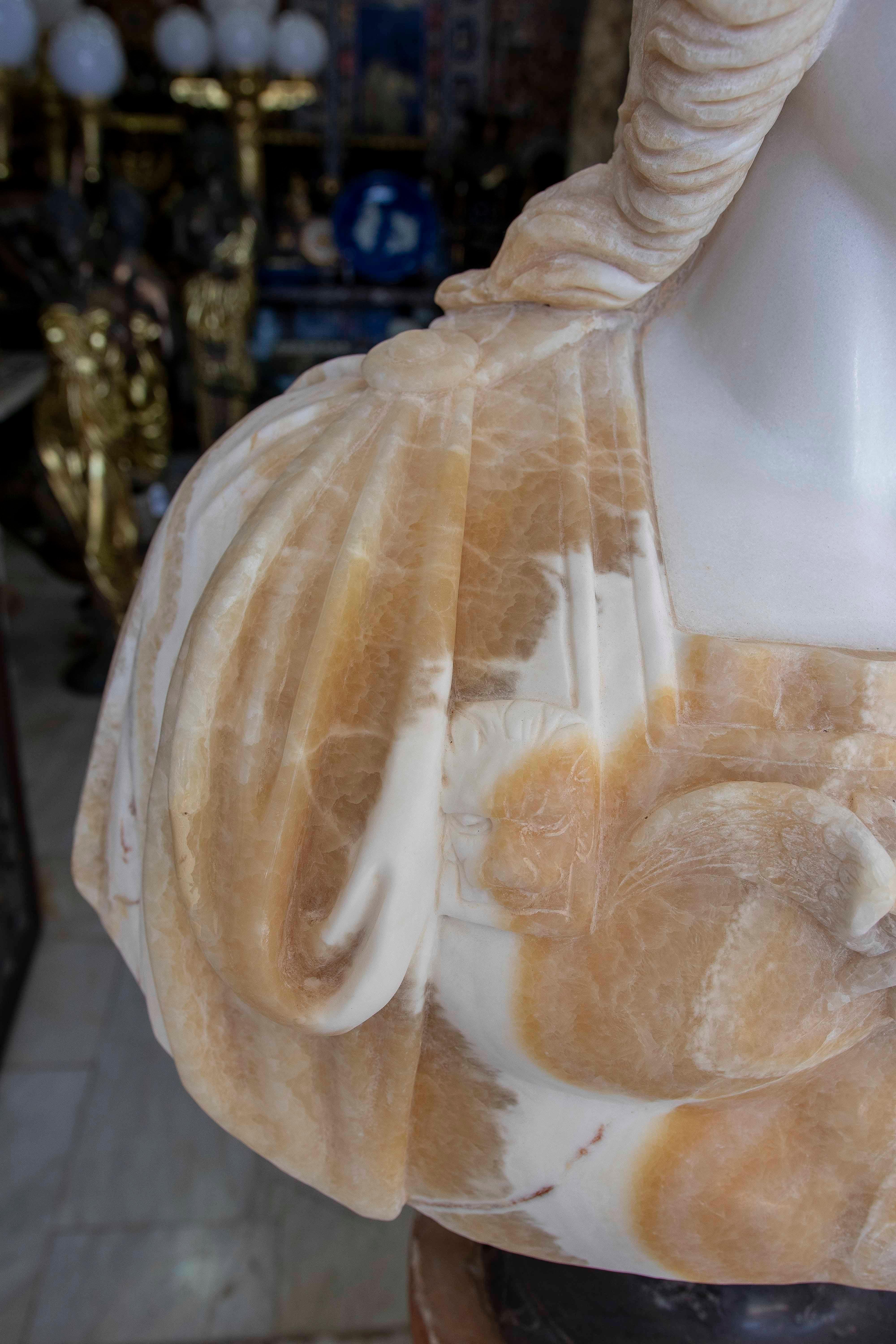 Busto in onice e marmo scolpito a mano di Mitridate VI con base in vendita 4