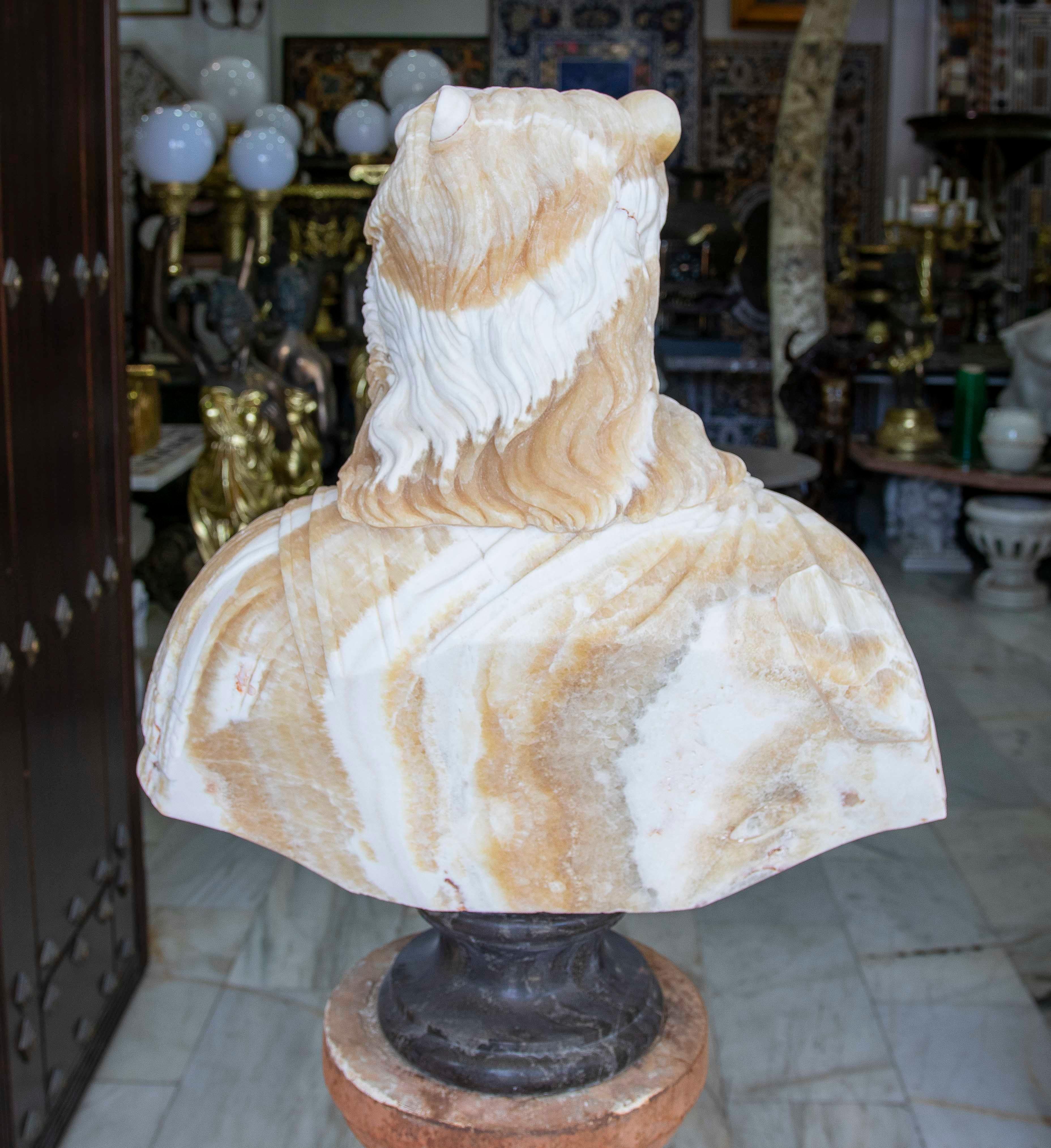 Busto in onice e marmo scolpito a mano di Mitridate VI con base in vendita 12
