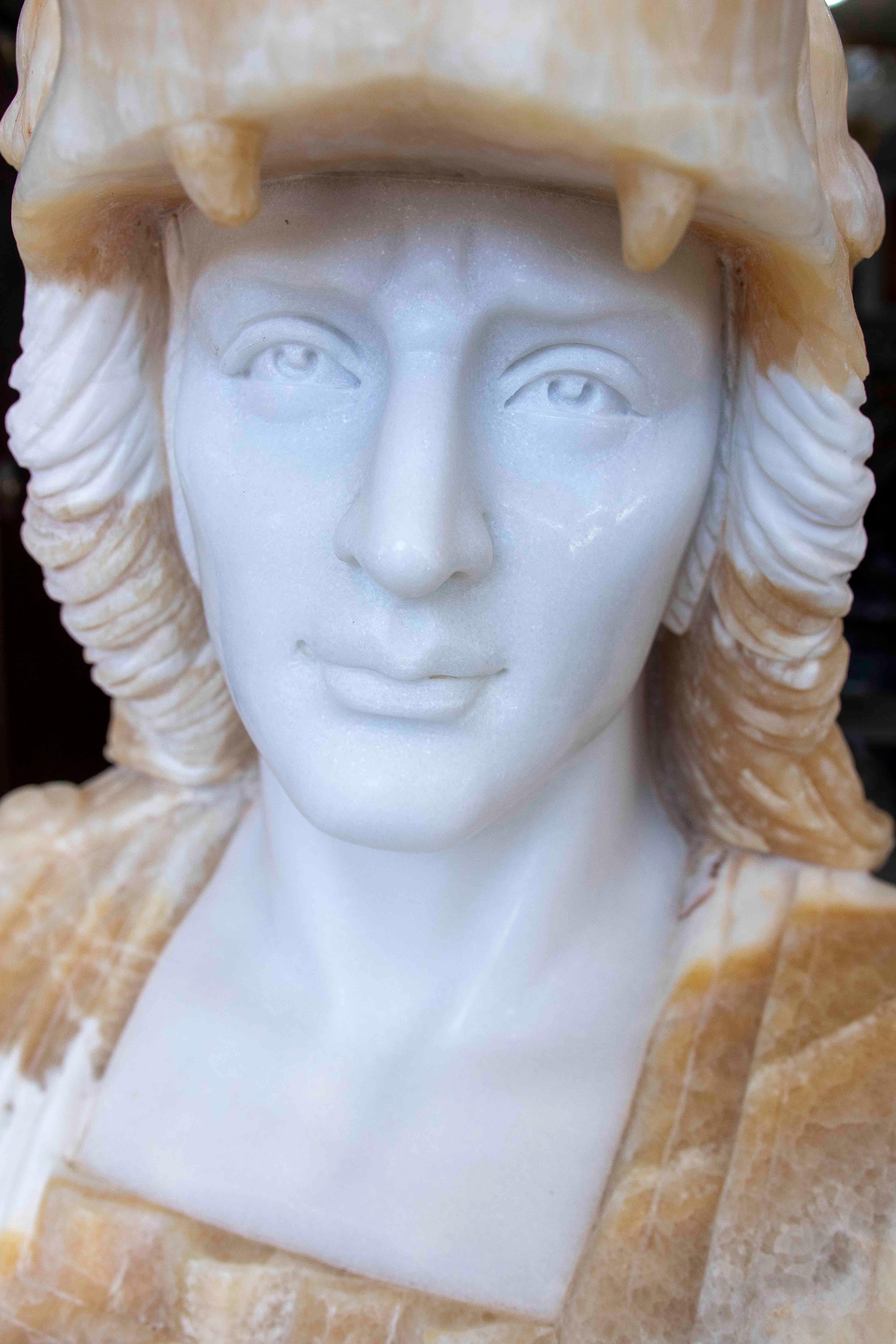 Marmo Busto in onice e marmo scolpito a mano di Mitridate VI con base in vendita