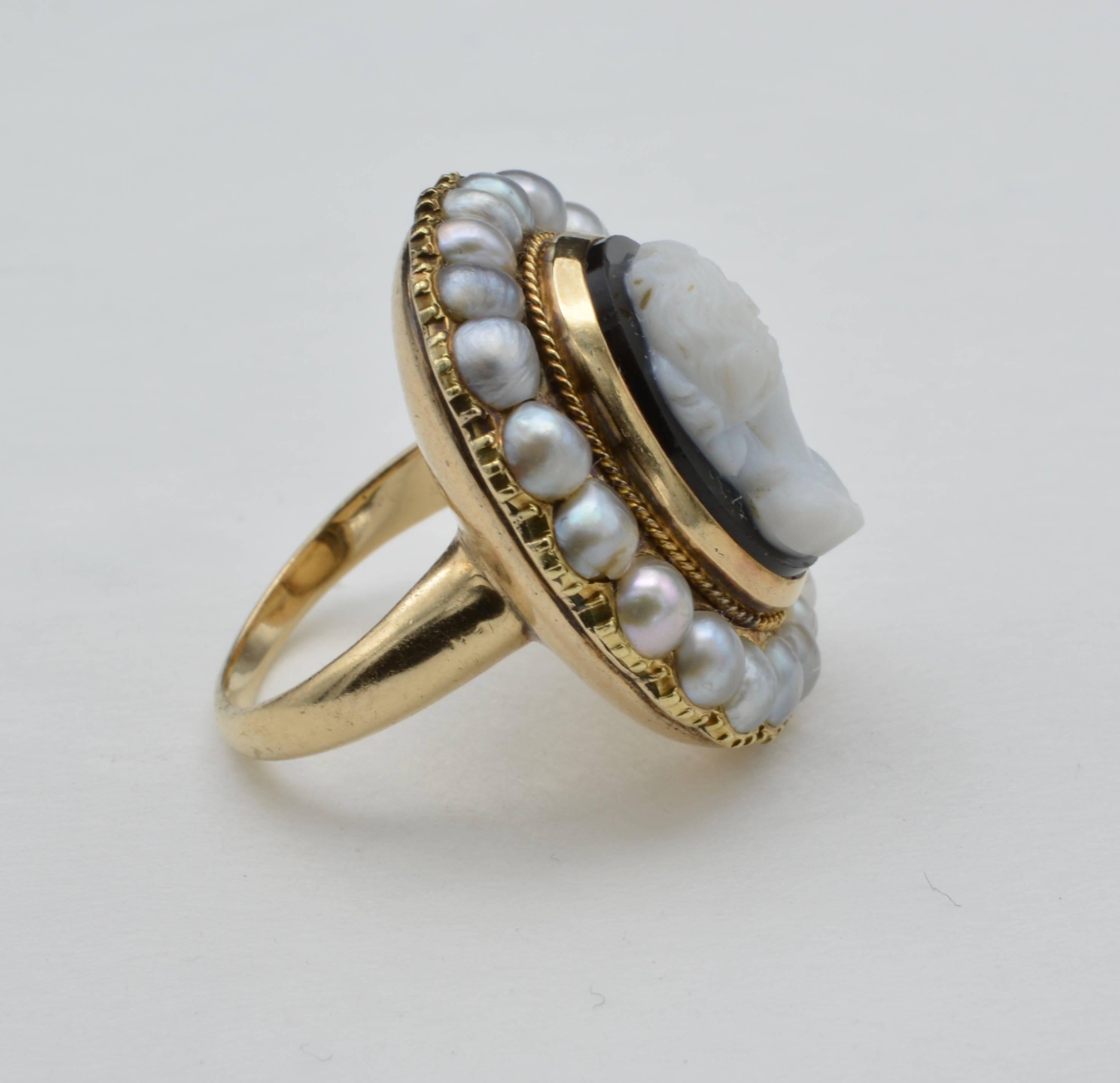 Hand-Carved Onyx Cameo Ring with Pearl Halo from Napoleon III in 18 Karat Gold For Sale 1