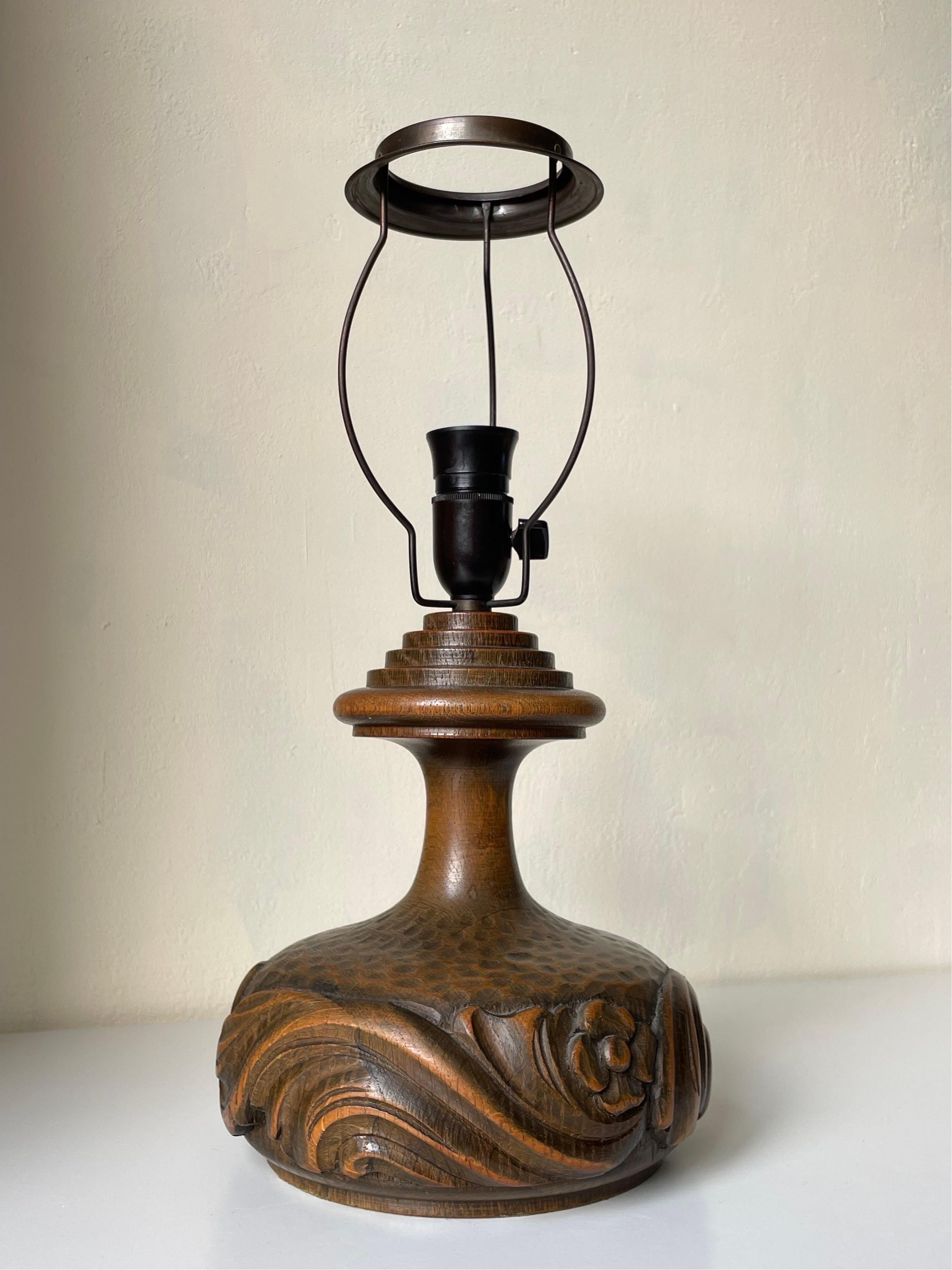 Hand-Carved 1940s Organic Midcentury Wooden Table Lamp For Sale 4