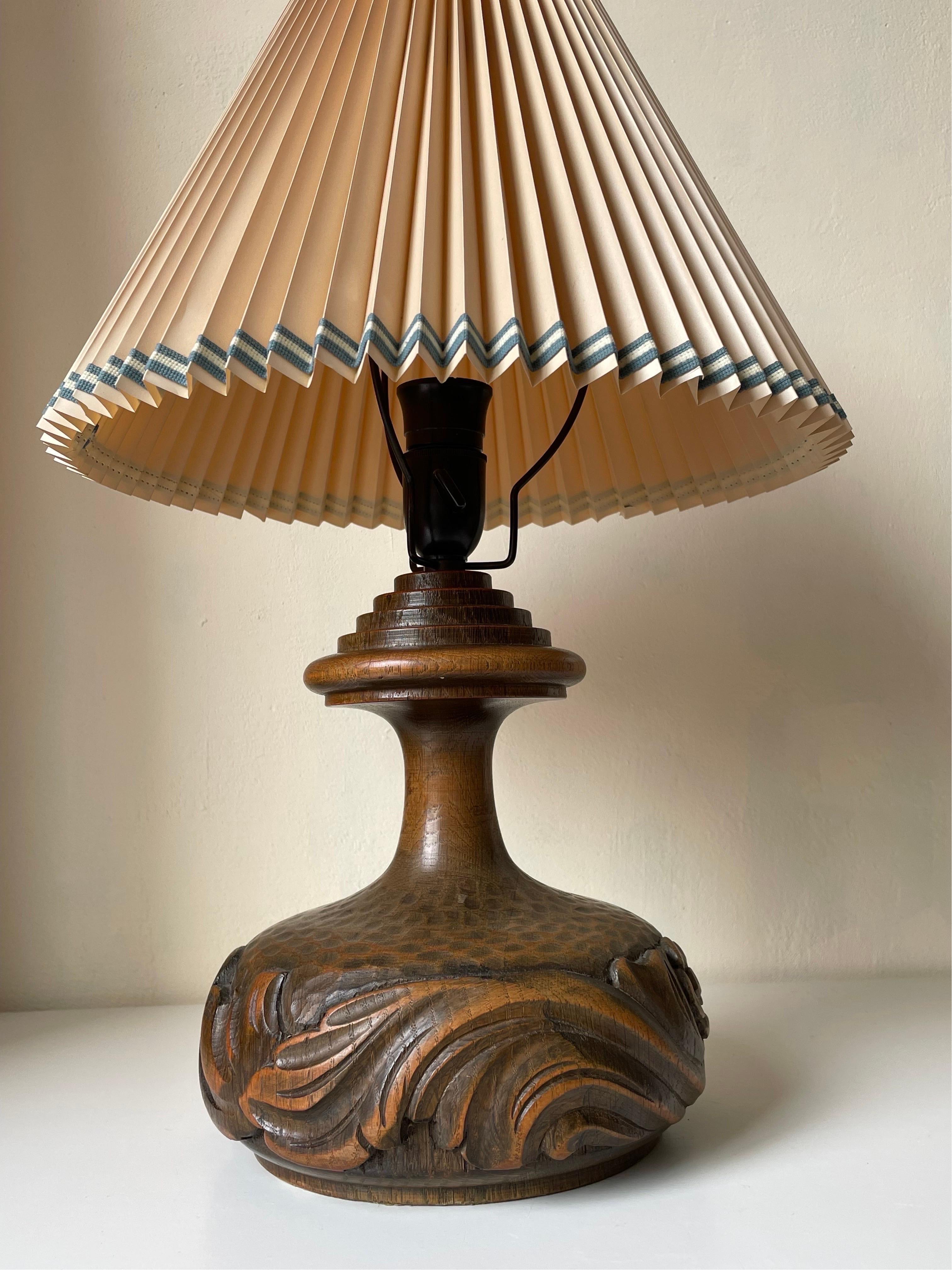 Hand-Carved 1940s Organic Midcentury Wooden Table Lamp For Sale 5