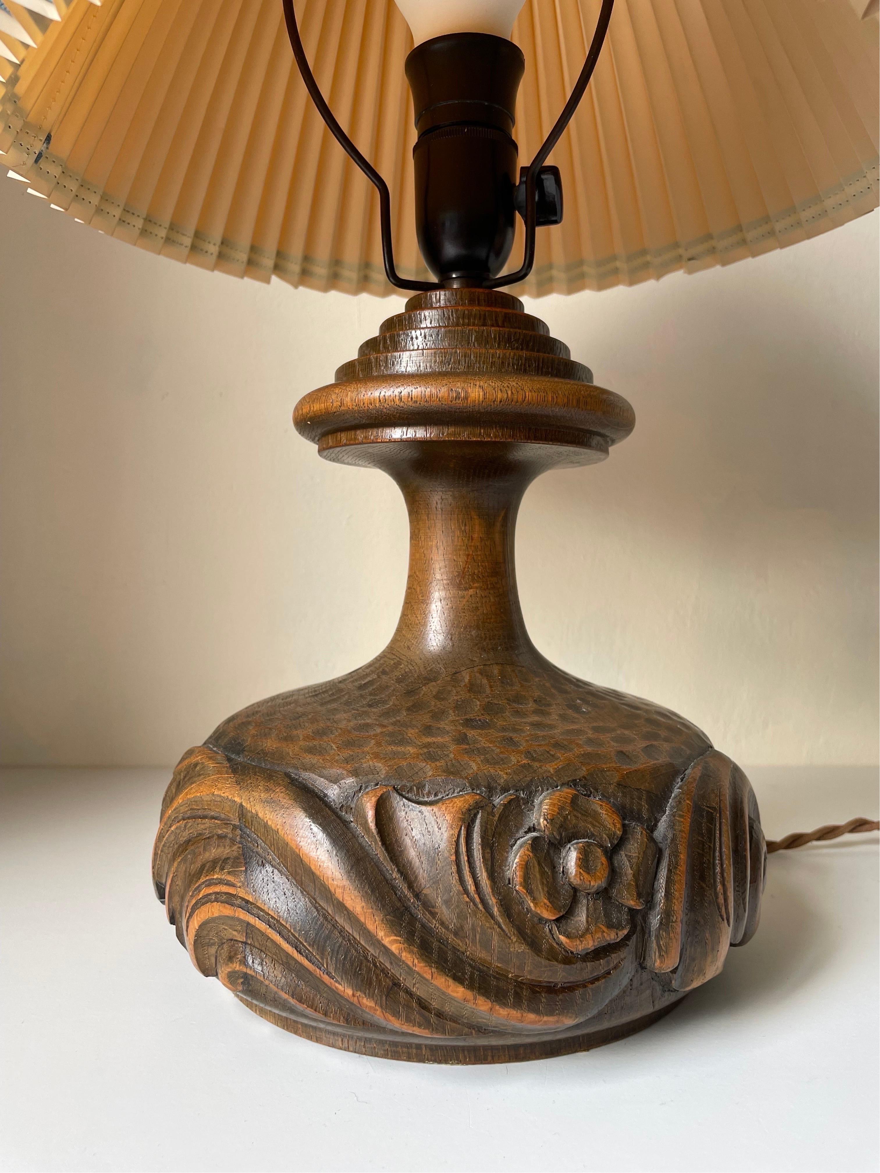 20th Century Hand-Carved 1940s Organic Midcentury Wooden Table Lamp For Sale