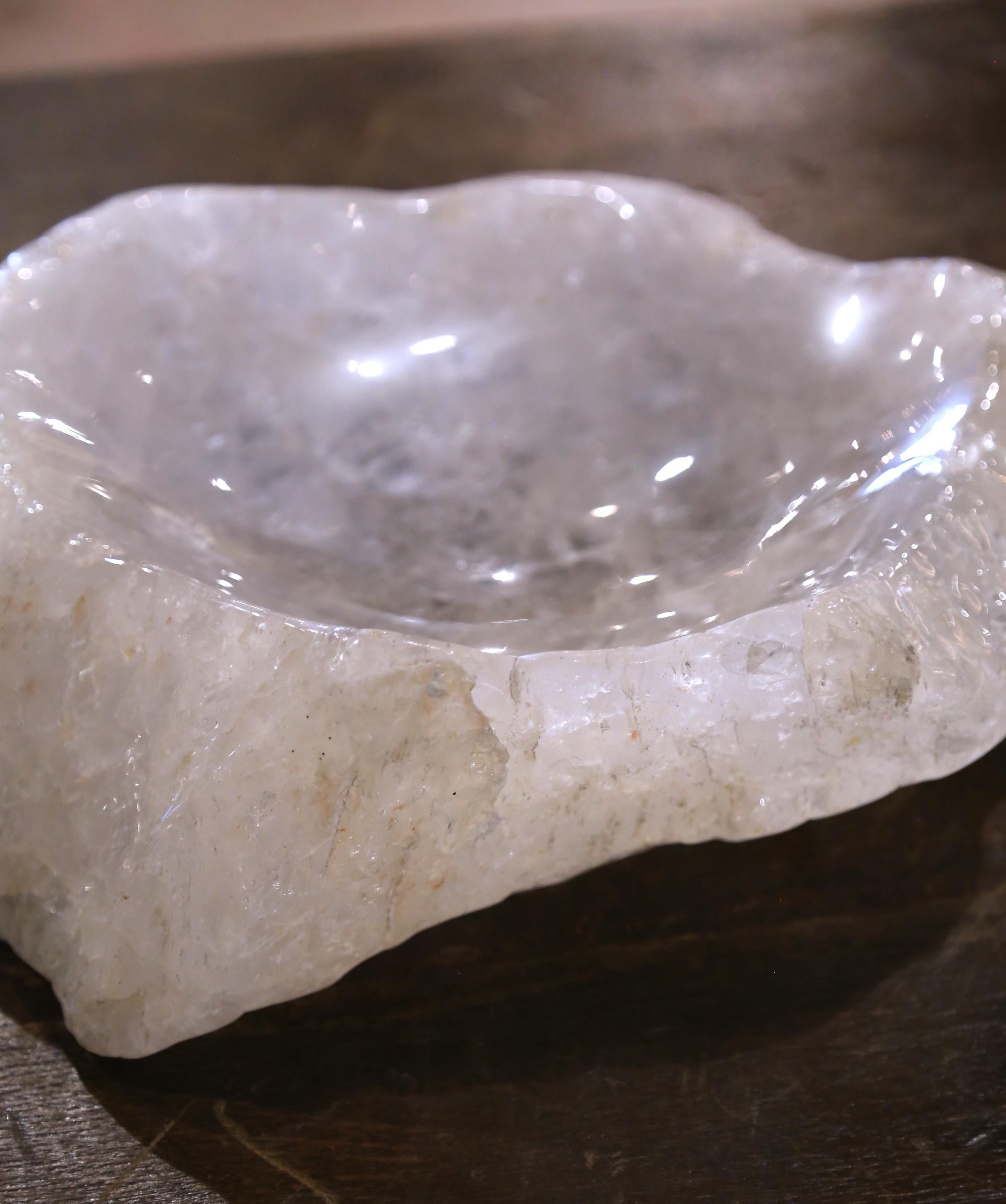 Hand Carved Organic Rock Crystal Quartz Decorative Bowl Vide-Poche For Sale 2