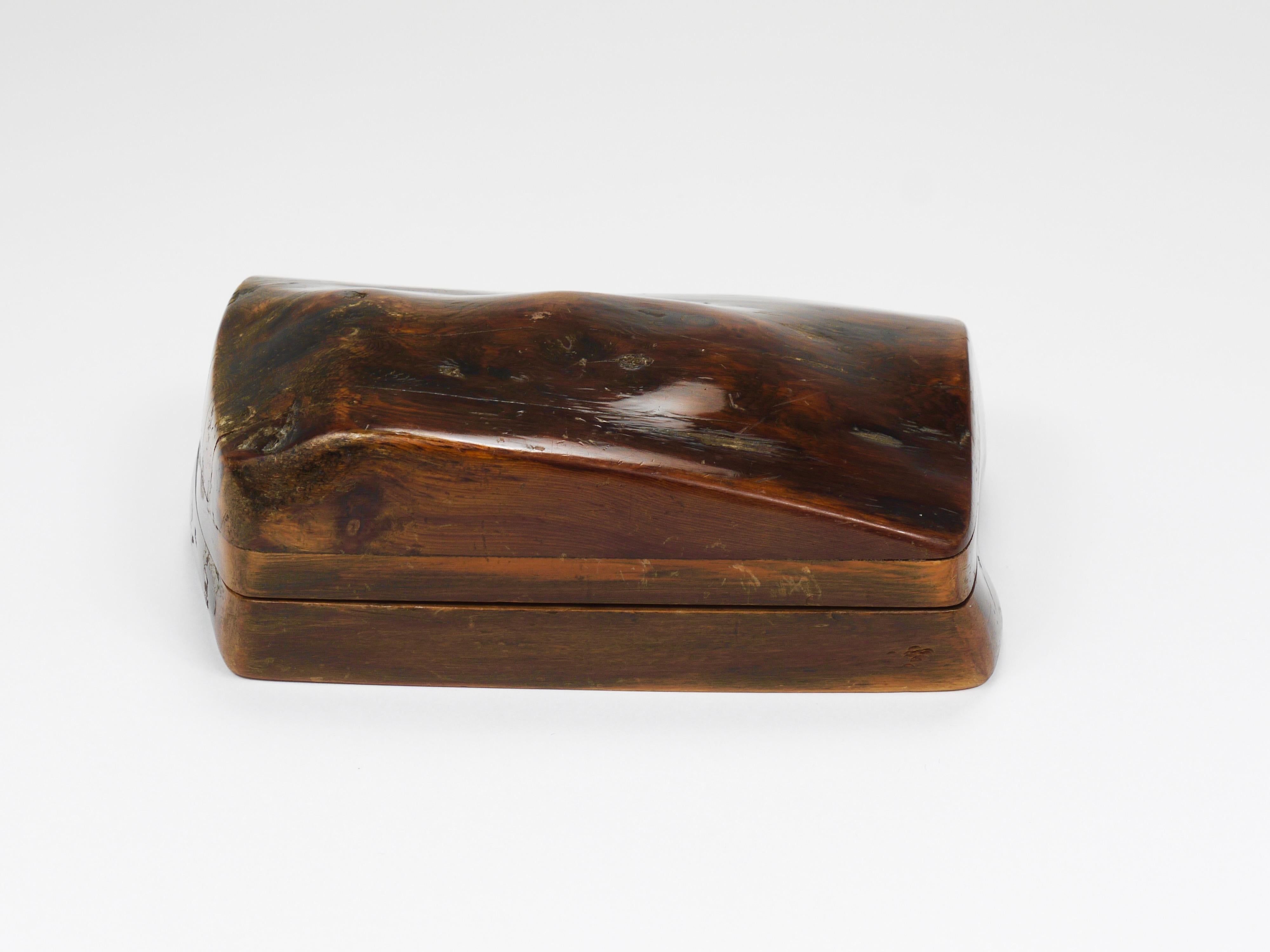 Boîte en bois organique avec couvercle, sculptée à la main, France, années 1950 en vente 5