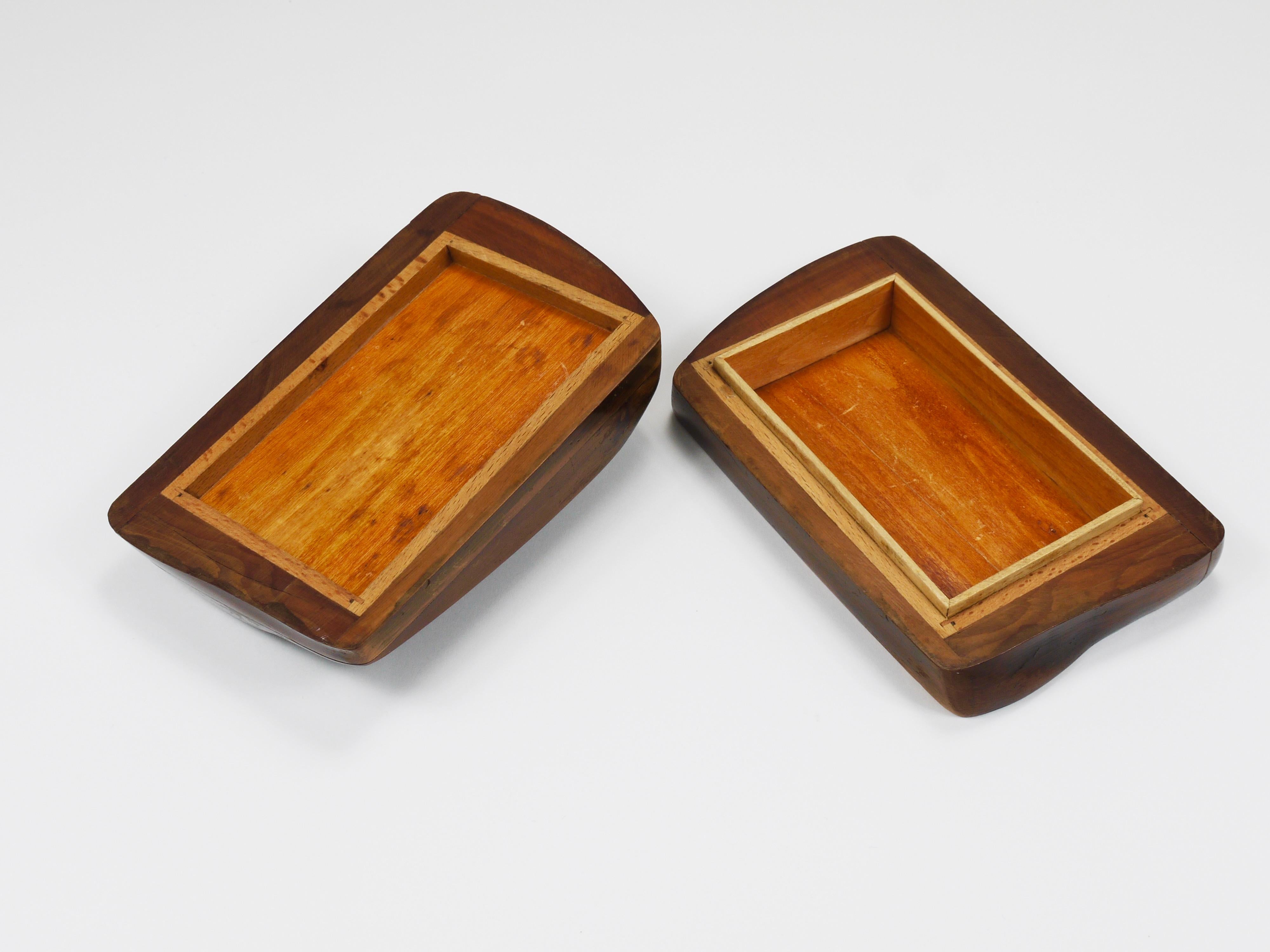 Boîte en bois organique avec couvercle, sculptée à la main, France, années 1950 en vente 10