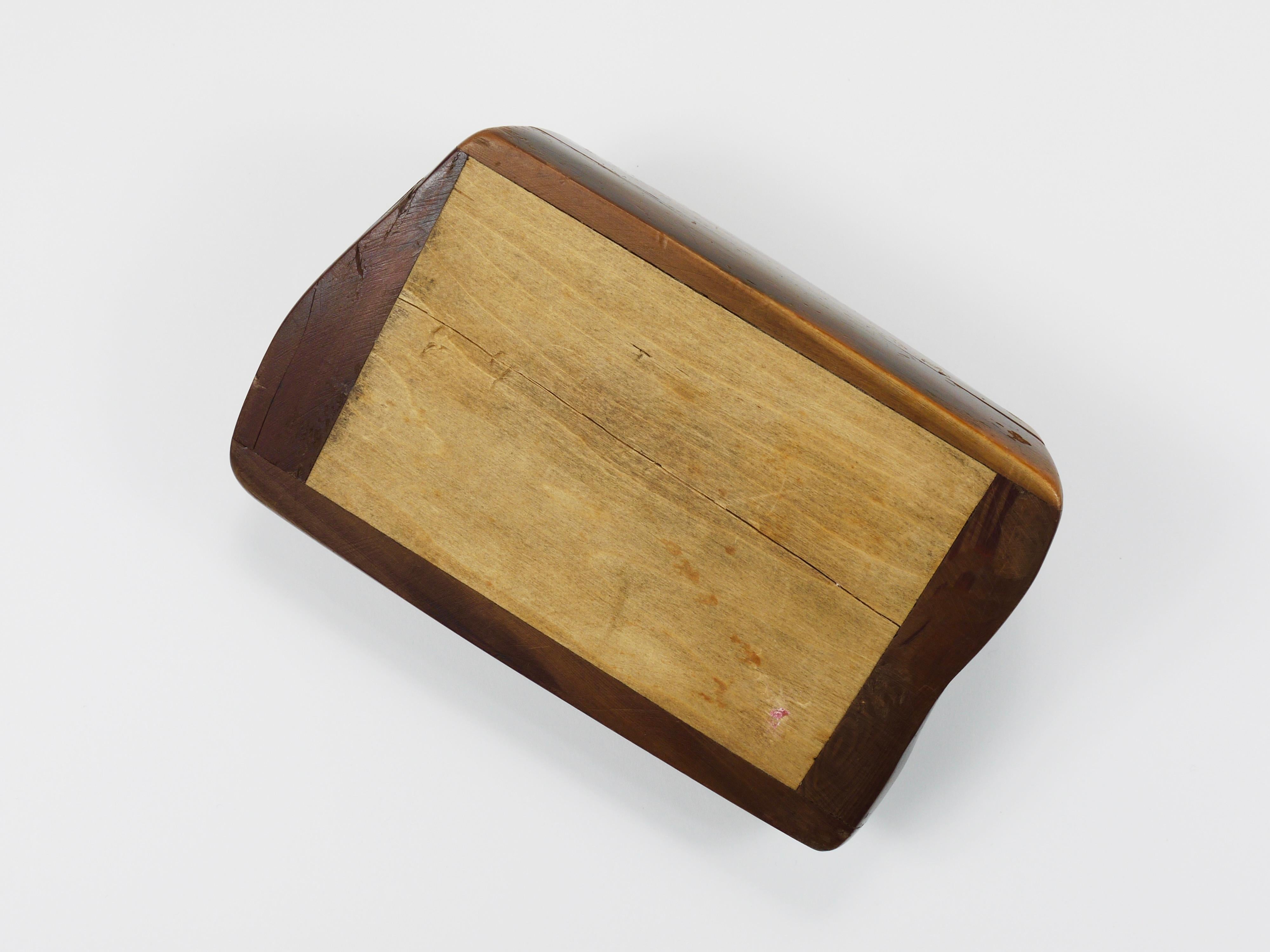 Boîte en bois organique avec couvercle, sculptée à la main, France, années 1950 en vente 12