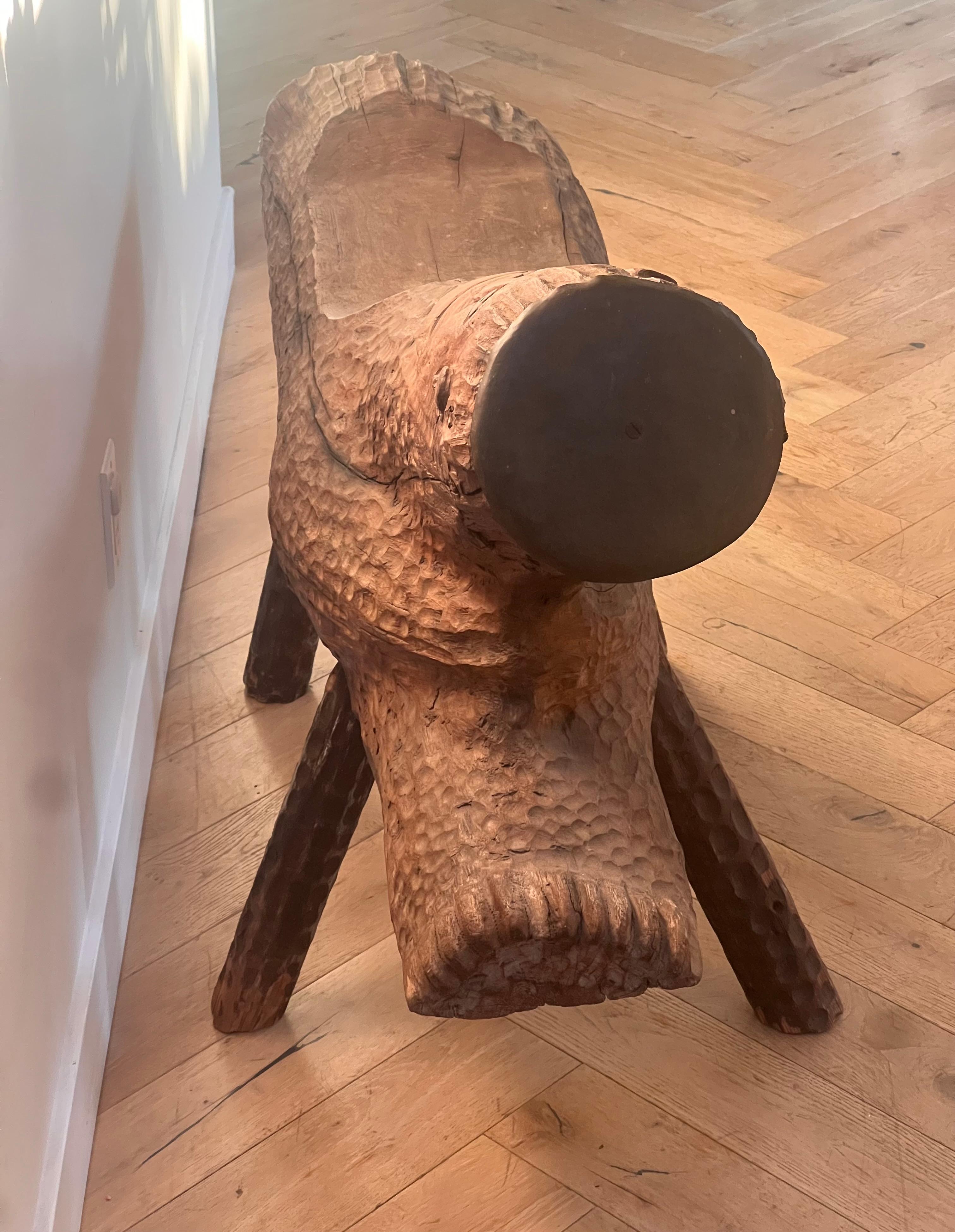 Banc d'art outsider avec visage, sculpté à la main, Twentieth en vente 2