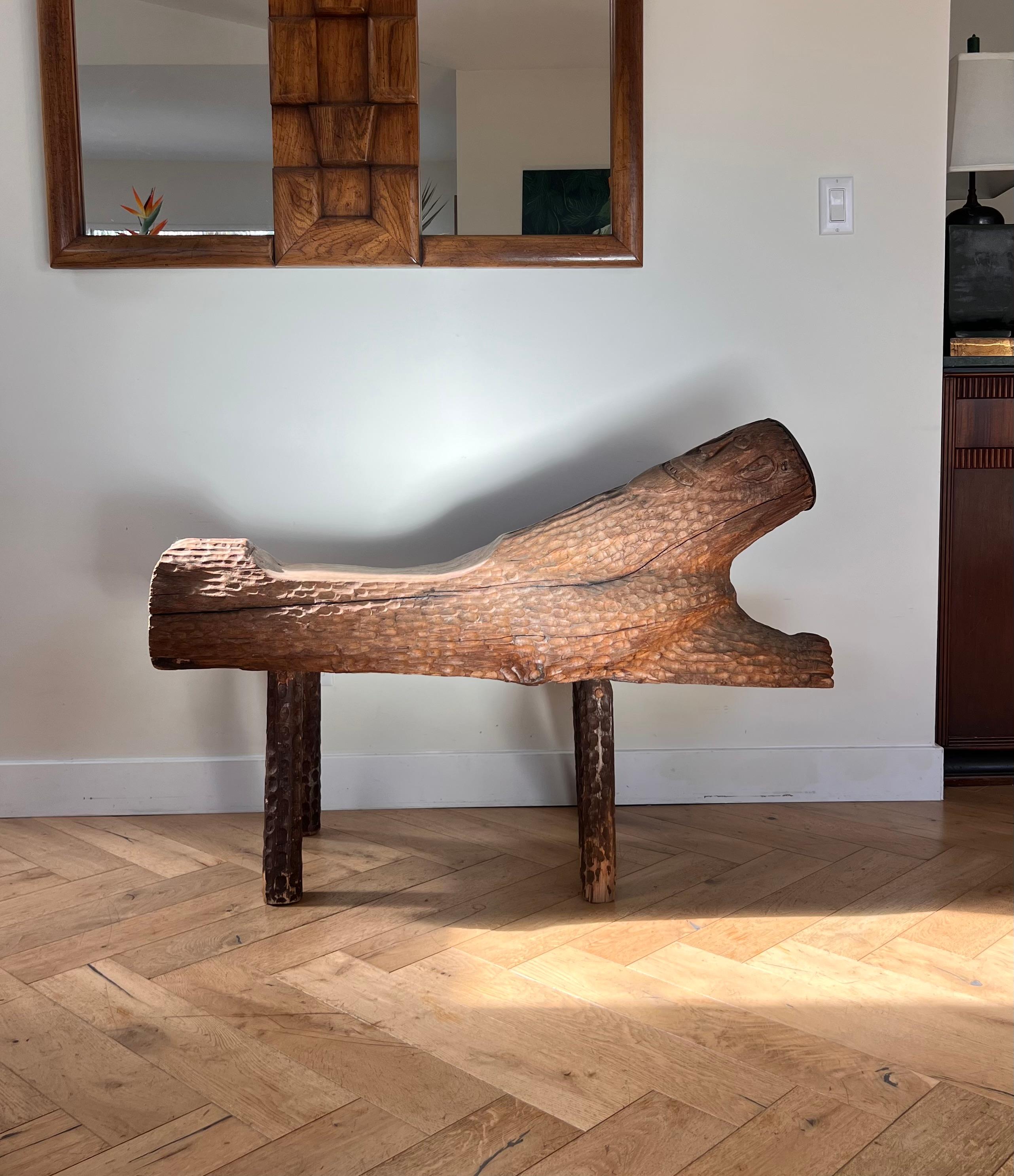 Banc d'art outsider avec visage, sculpté à la main, Twentieth en vente 9