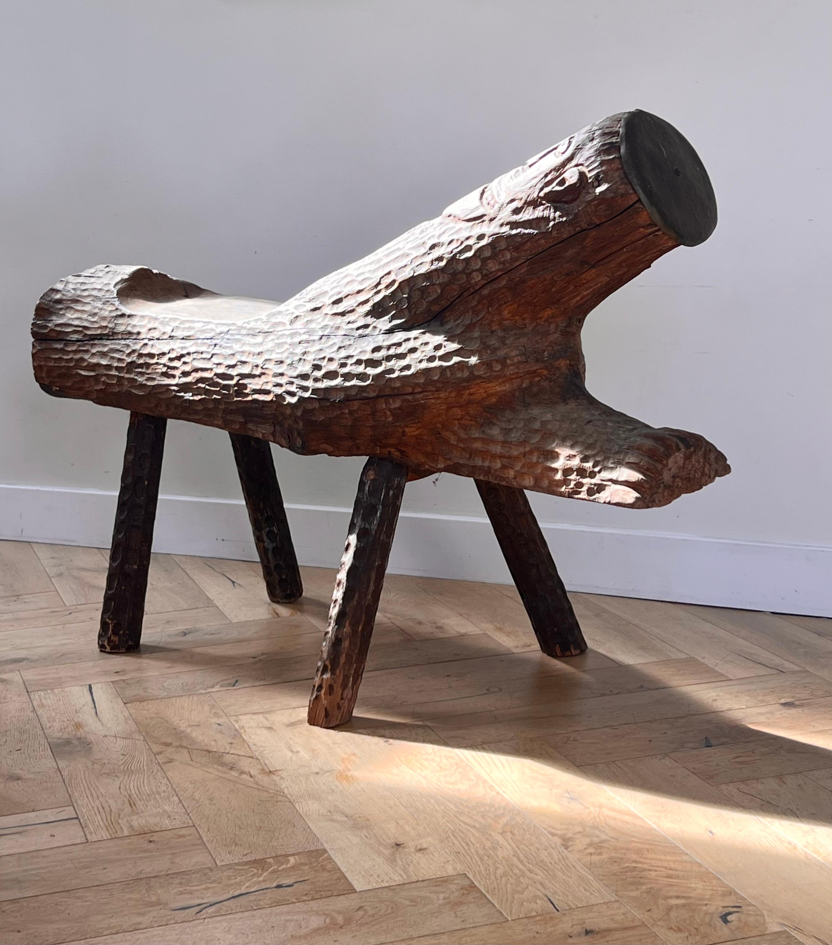 Banc d'art outsider avec visage, sculpté à la main, Twentieth en vente 11