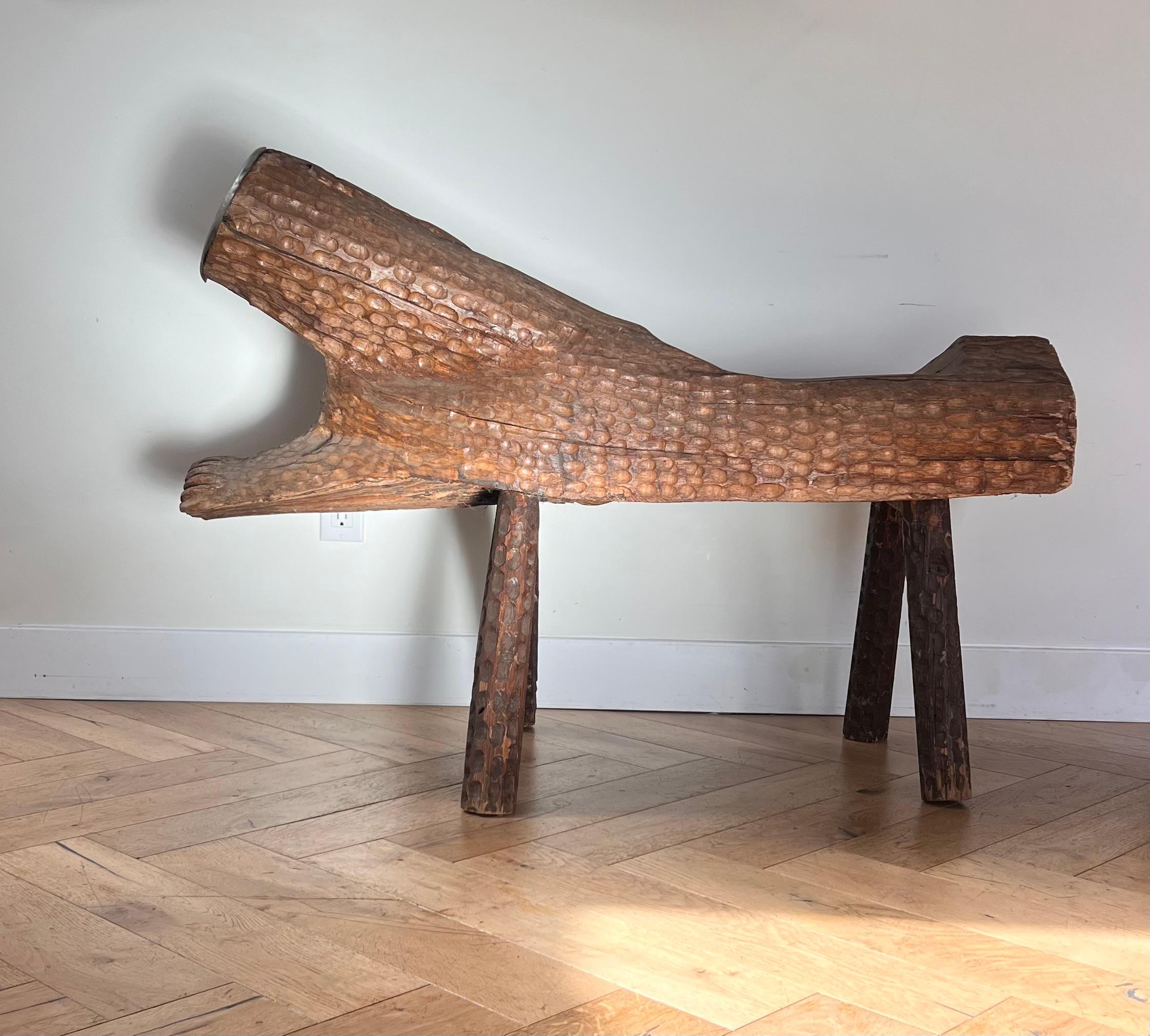 Fer Banc d'art outsider avec visage, sculpté à la main, Twentieth en vente