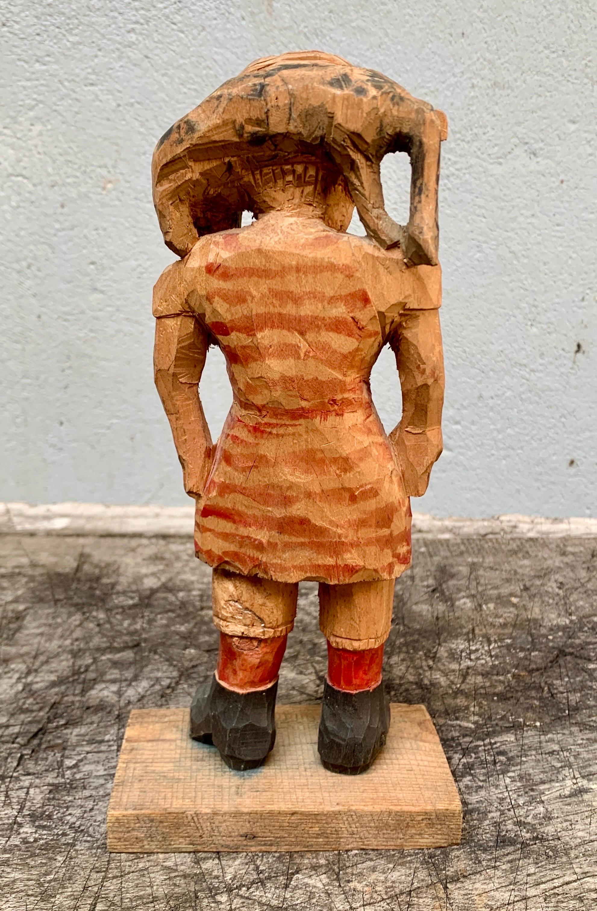 Figura de madera pintada a mano de Pippi Calzaslargas Tallado a mano en venta