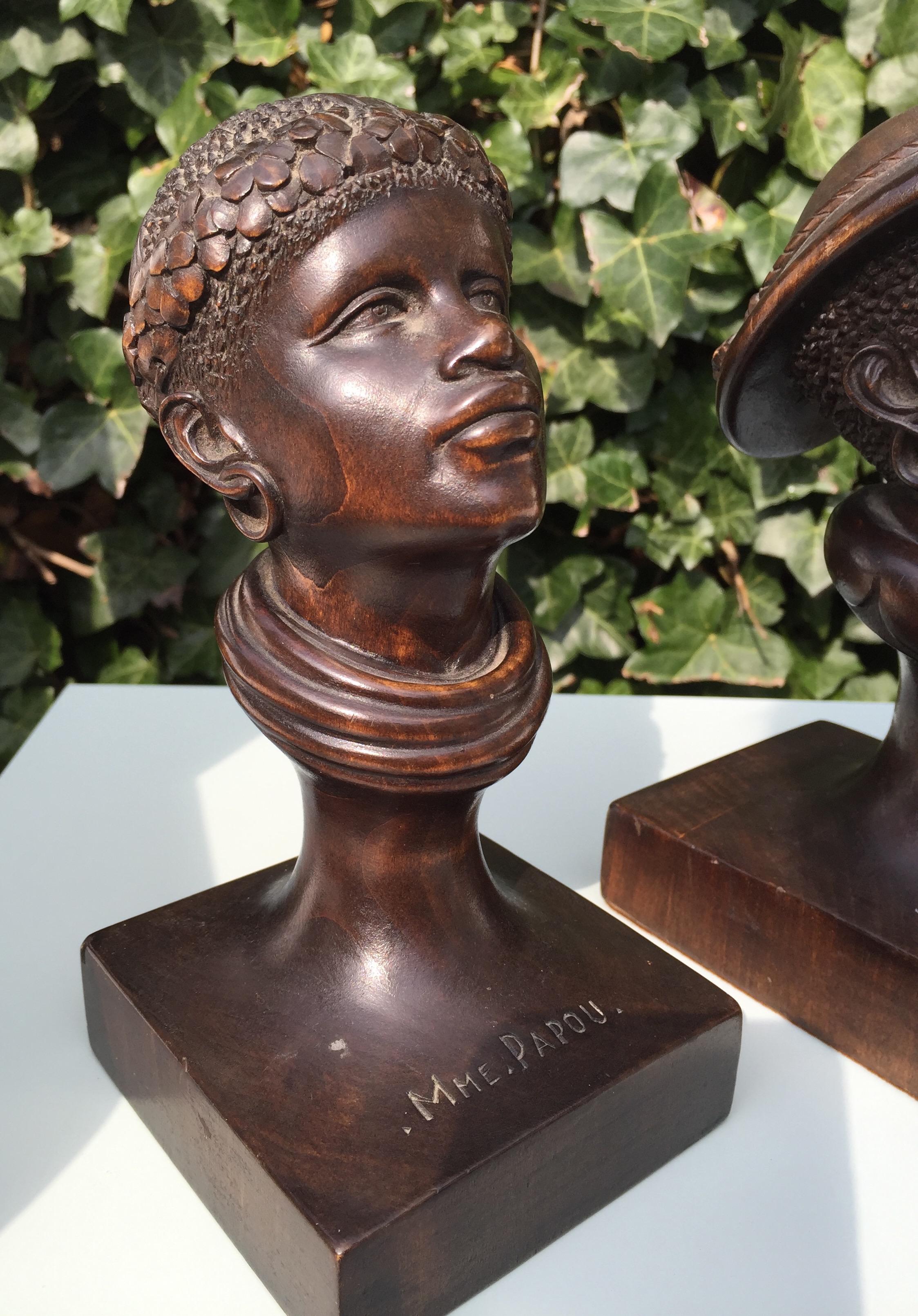 Hand Carved Pair of 1950s Papua New Guinea Male and Female Wooden Sculptures For Sale 9