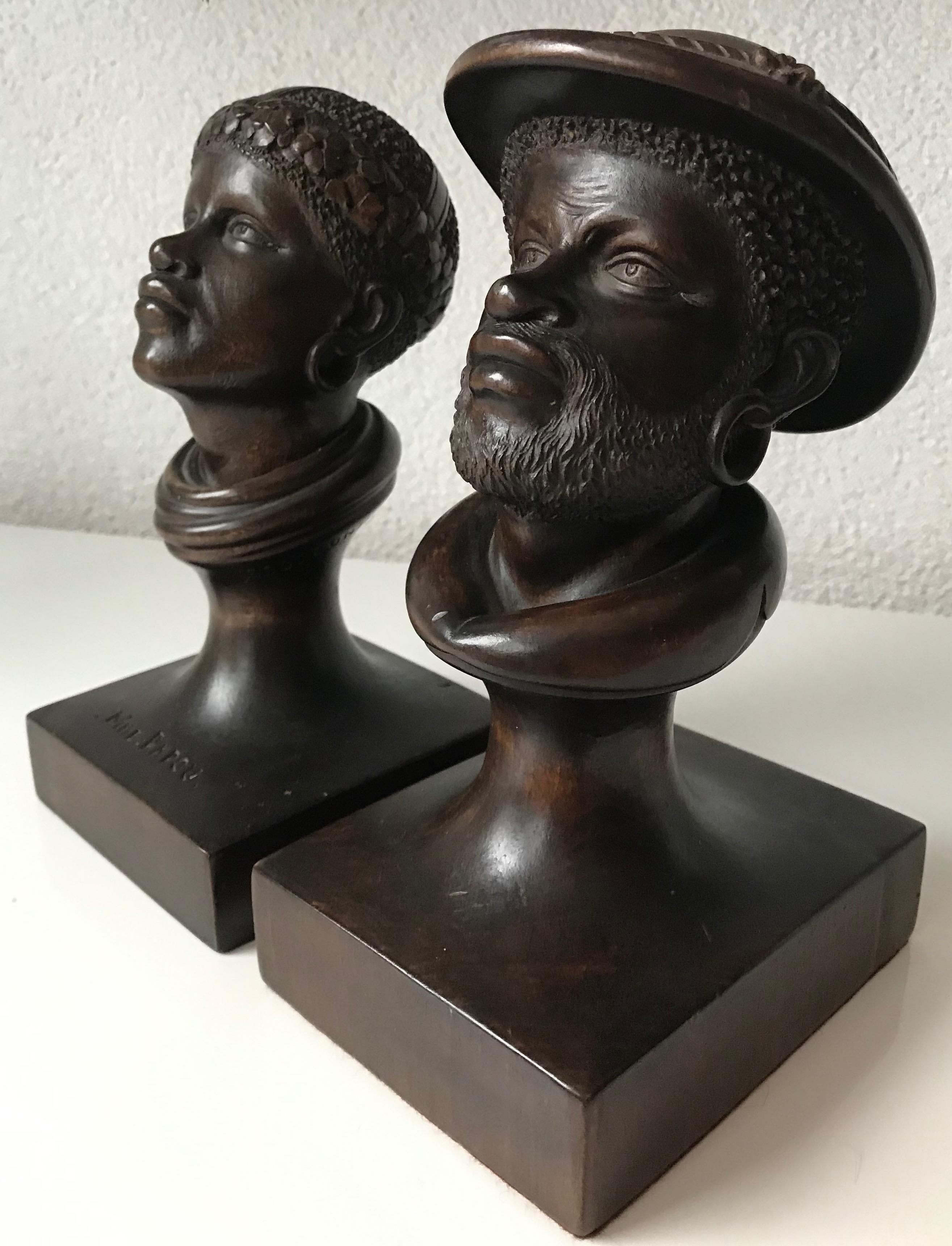 Hand Carved Pair of 1950s Papua New Guinea Male and Female Wooden Sculptures For Sale 14