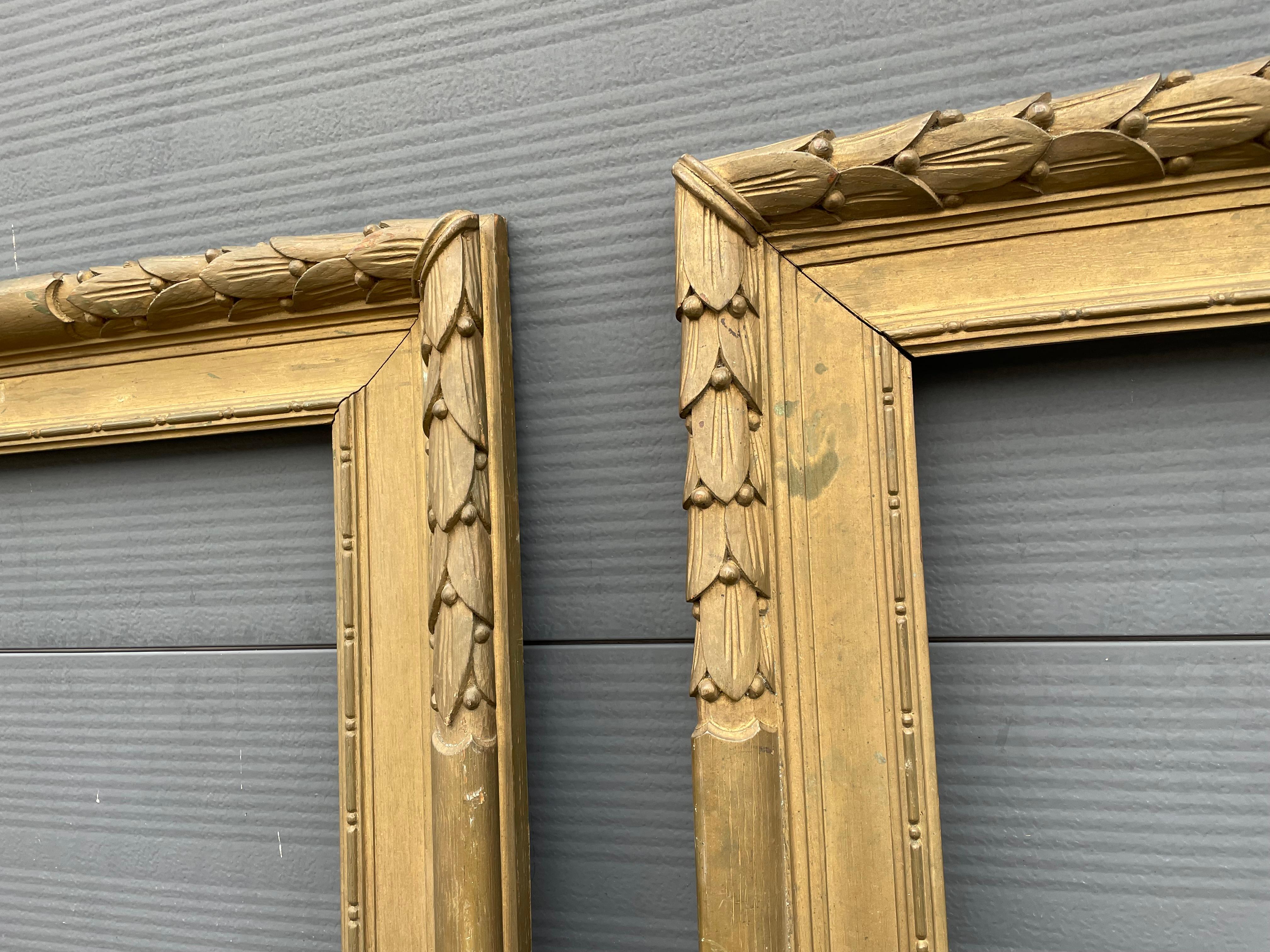 Handgeschnitztes Paar bronzegrüner Spiegel im Louis-Seize-Stil aus Eichenholz / Bilderrahmen im Angebot 8