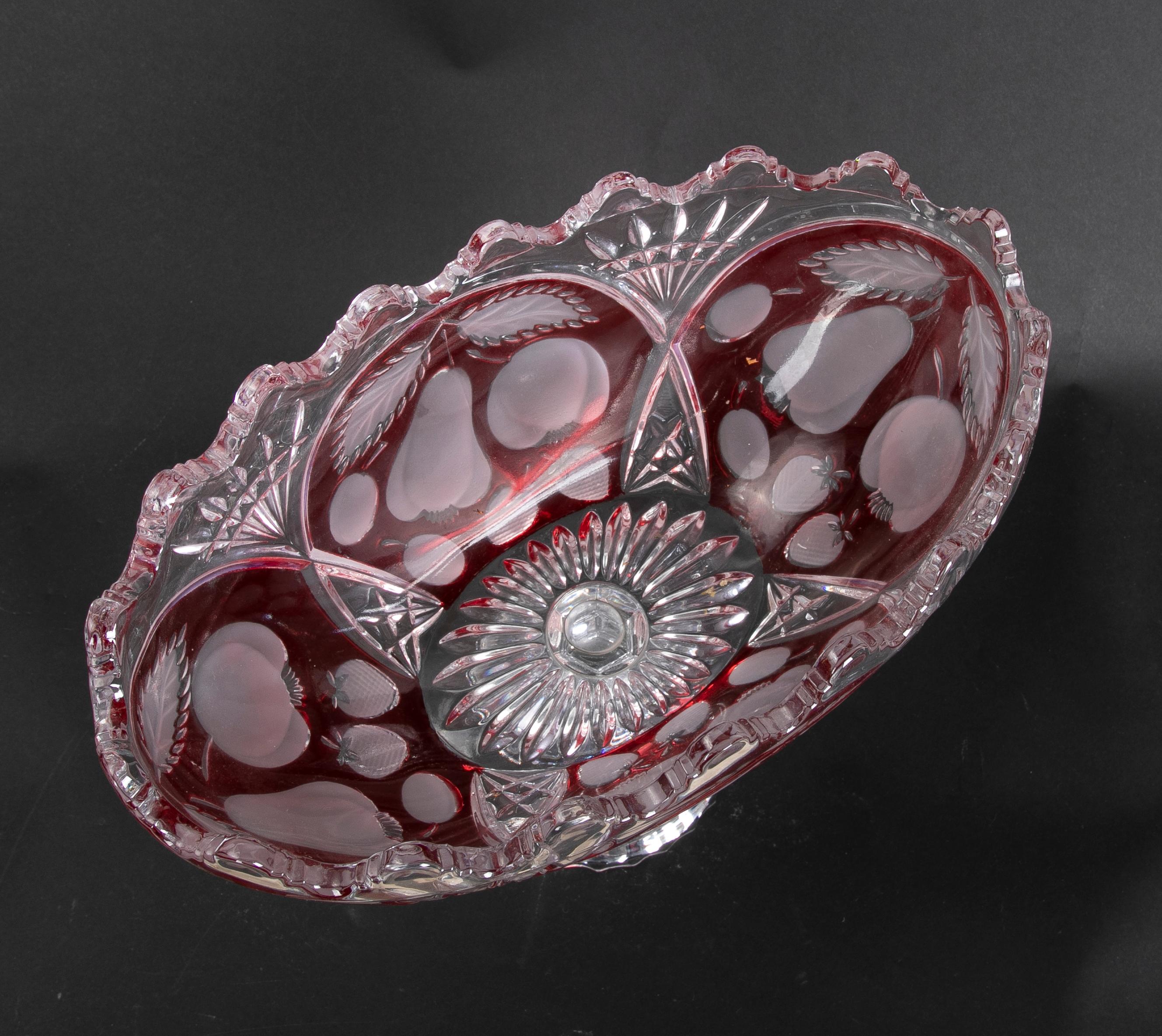 Hand-Carved Pair of Oval Crystal Vases with Red Decoration For Sale 4