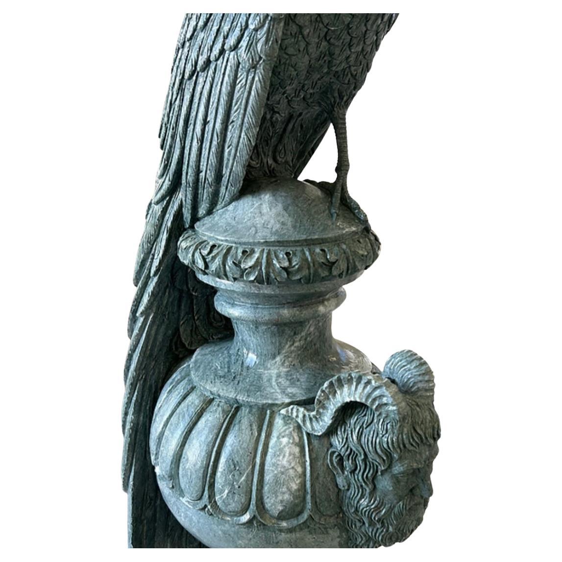 Statue di pavone intagliate a mano in vendita 1
