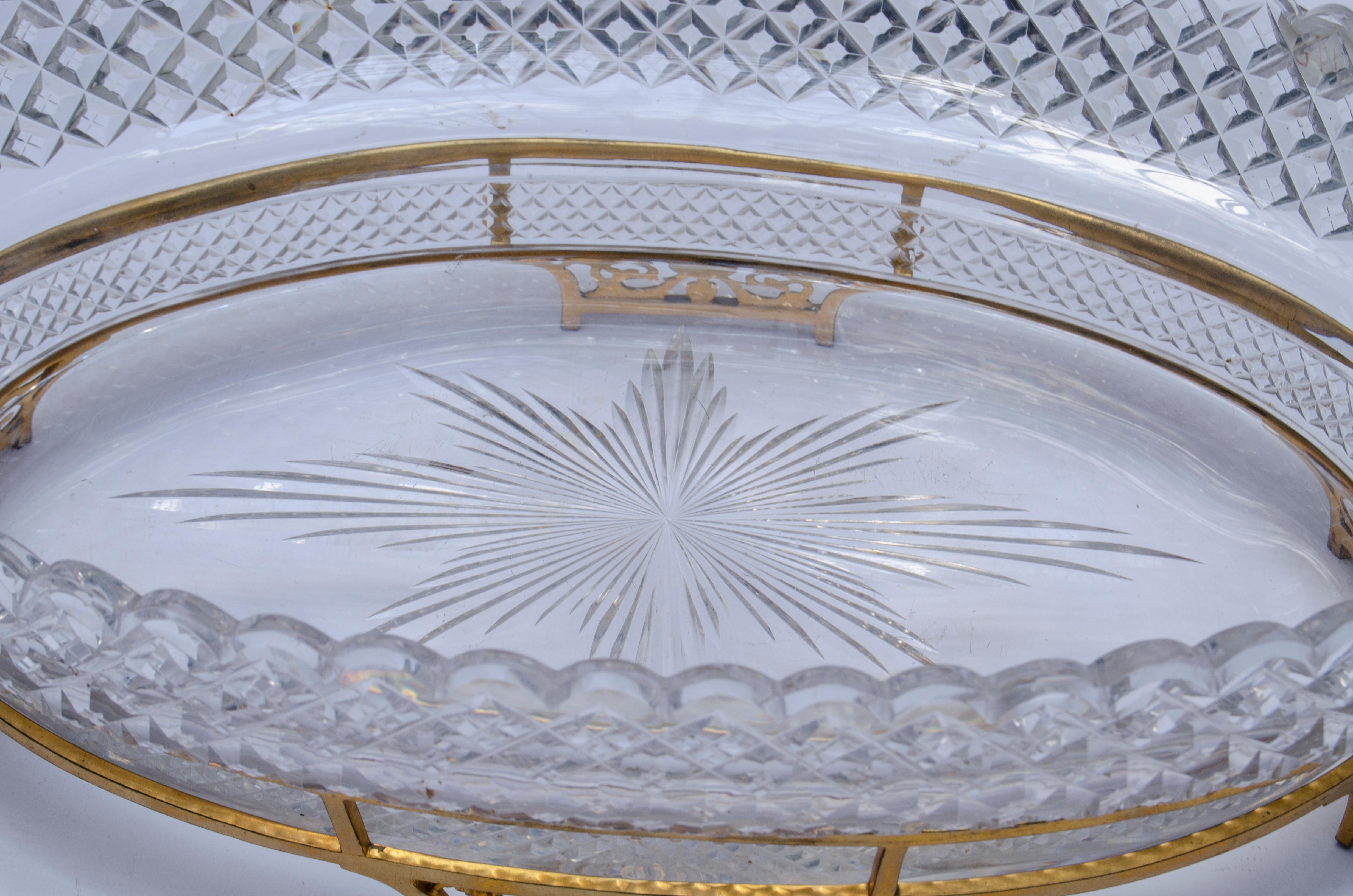 Pflanzgefäß aus handgeschliffenem Glas mit vergoldeter Bronzestruktur (Ormolu), hergestellt von F&C Osler. Osler-Unterschrift.

England, CIRCA 1870.