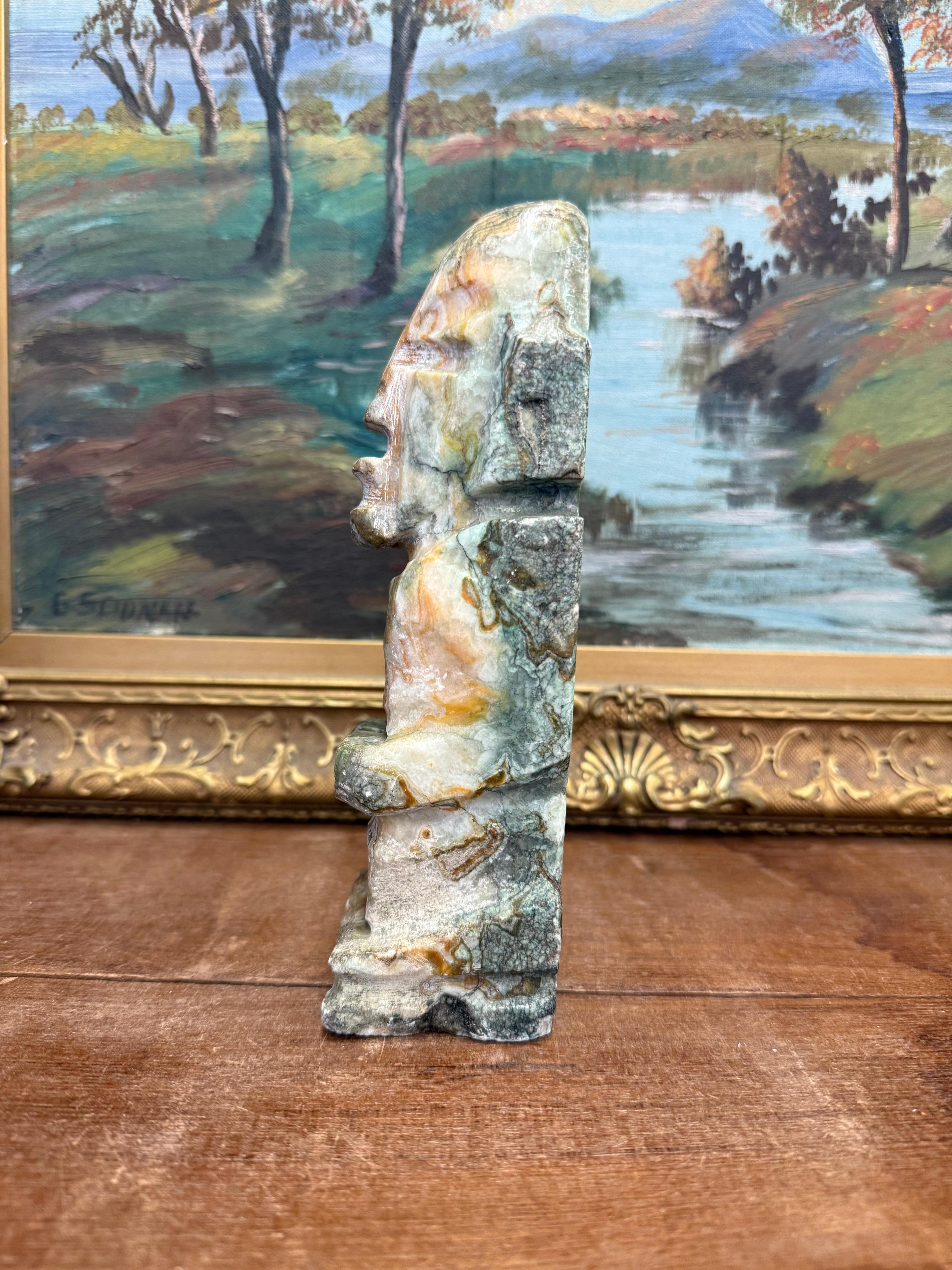 Art Déco Statua in pietra di onice scolpita a mano - Statuetta unica di ispirazione tribale in vendita