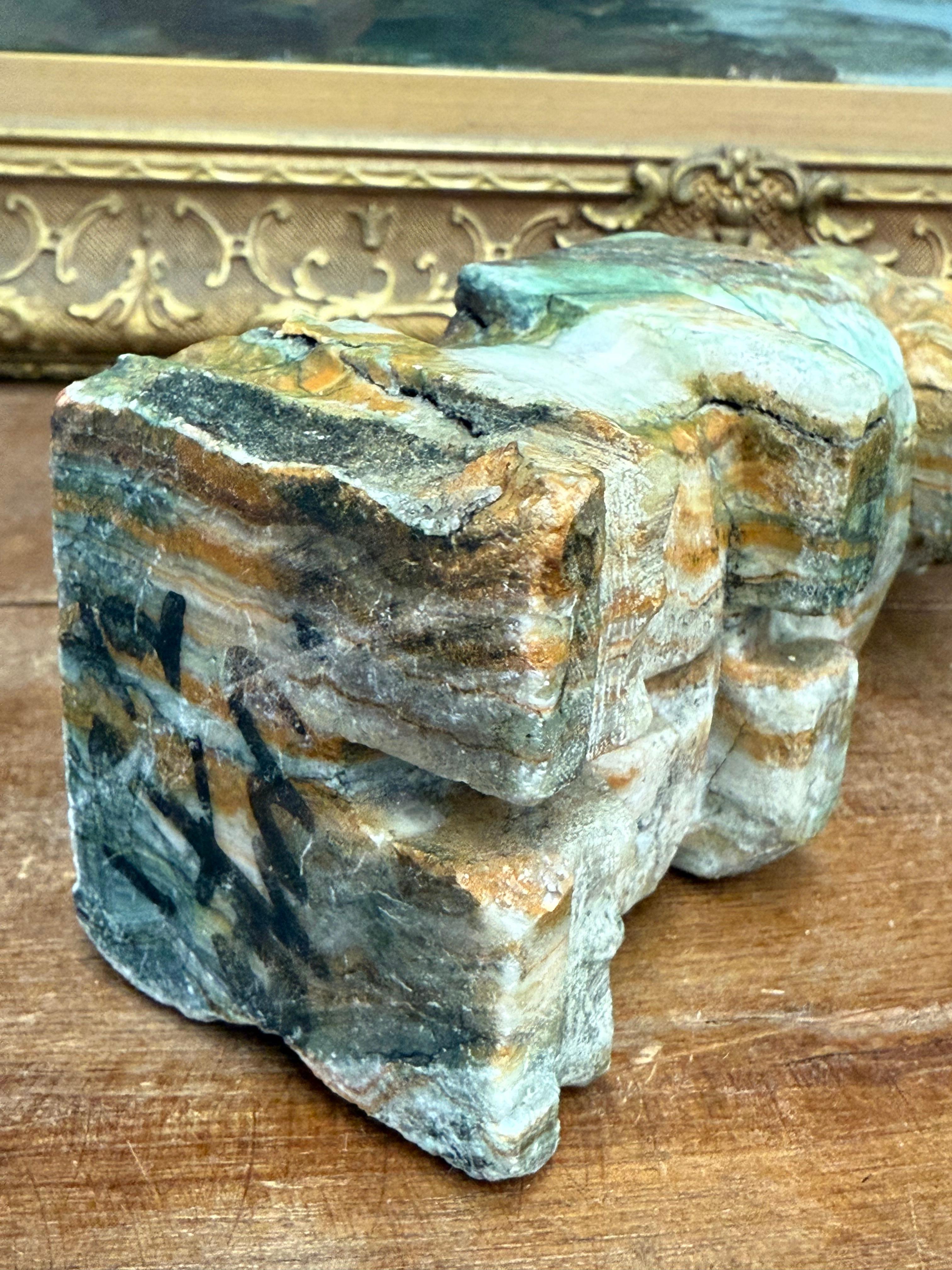 Statua in pietra di onice scolpita a mano - Statuetta unica di ispirazione tribale in vendita 1