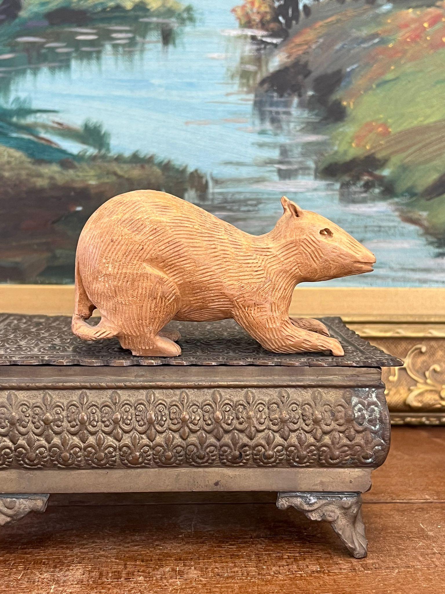 Fine XX secolo Figurina di ratto primitivo intagliata a mano in vendita