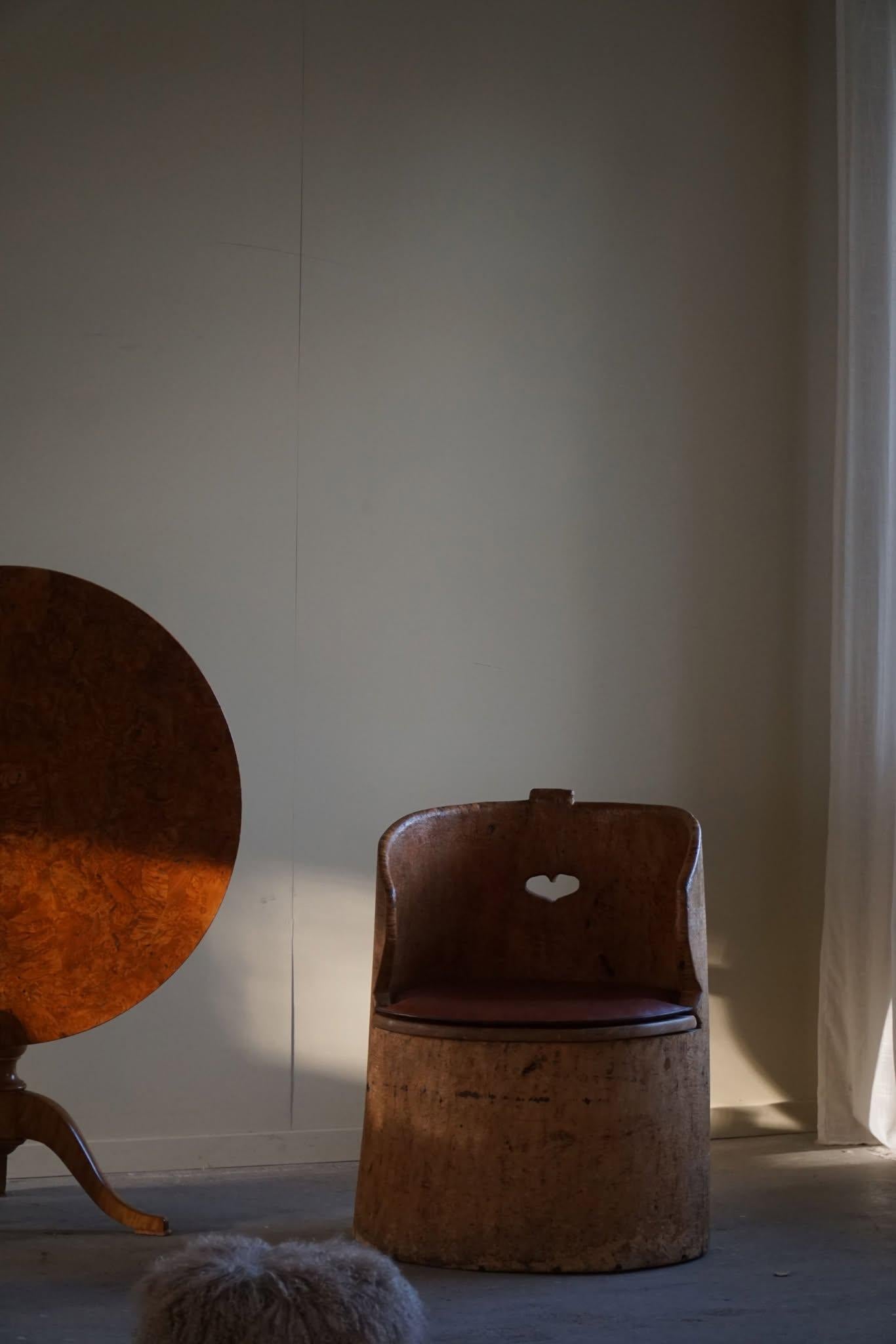 Legno Sedia rustica intagliata a mano in betulla, moderna svedese, Wabi Sabi, anni '20 in vendita
