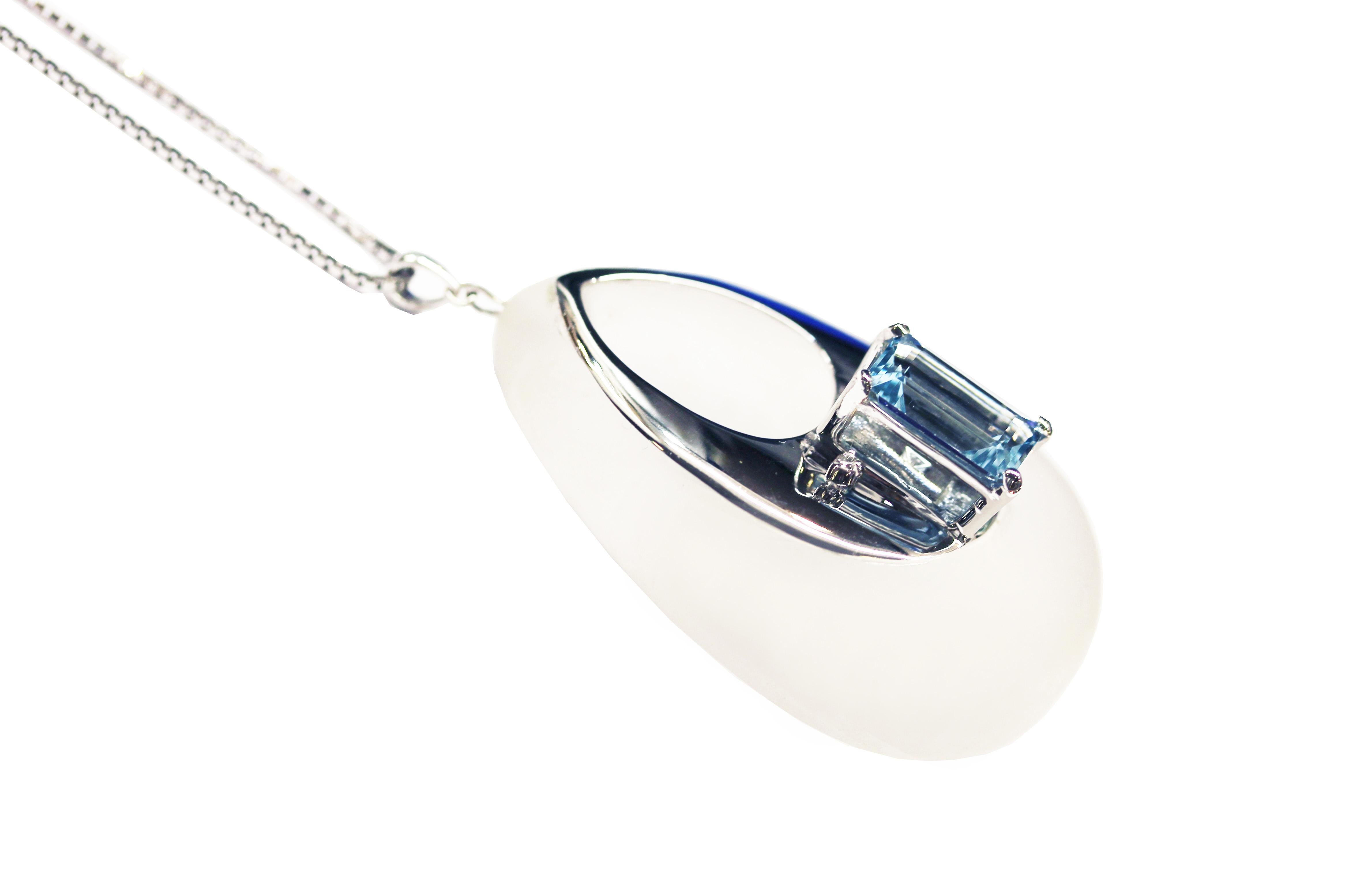 This modern handmade British-London Hallmarked 18 karat white gold pendant necklace, set with hand-carved pear shape rock crystal, 4.23 carat natural aquamarine and diamond is from MAIKO NAGAYAMA's Haute Couture Collection called 