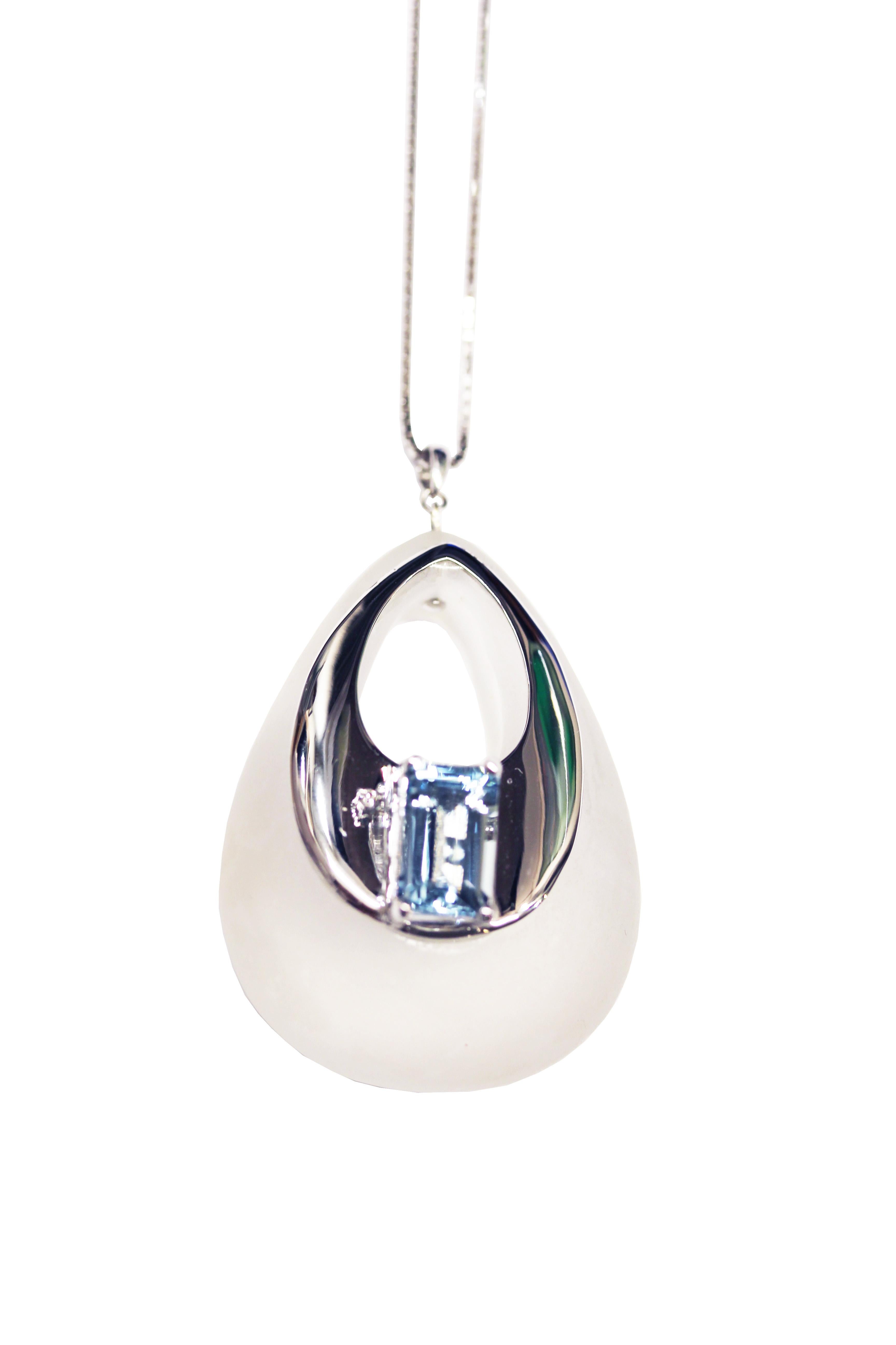 Contemporary 4.23 Carat Aquamarine Diamond Rock Crystal 18K White Gold Pendant Necklace For Sale