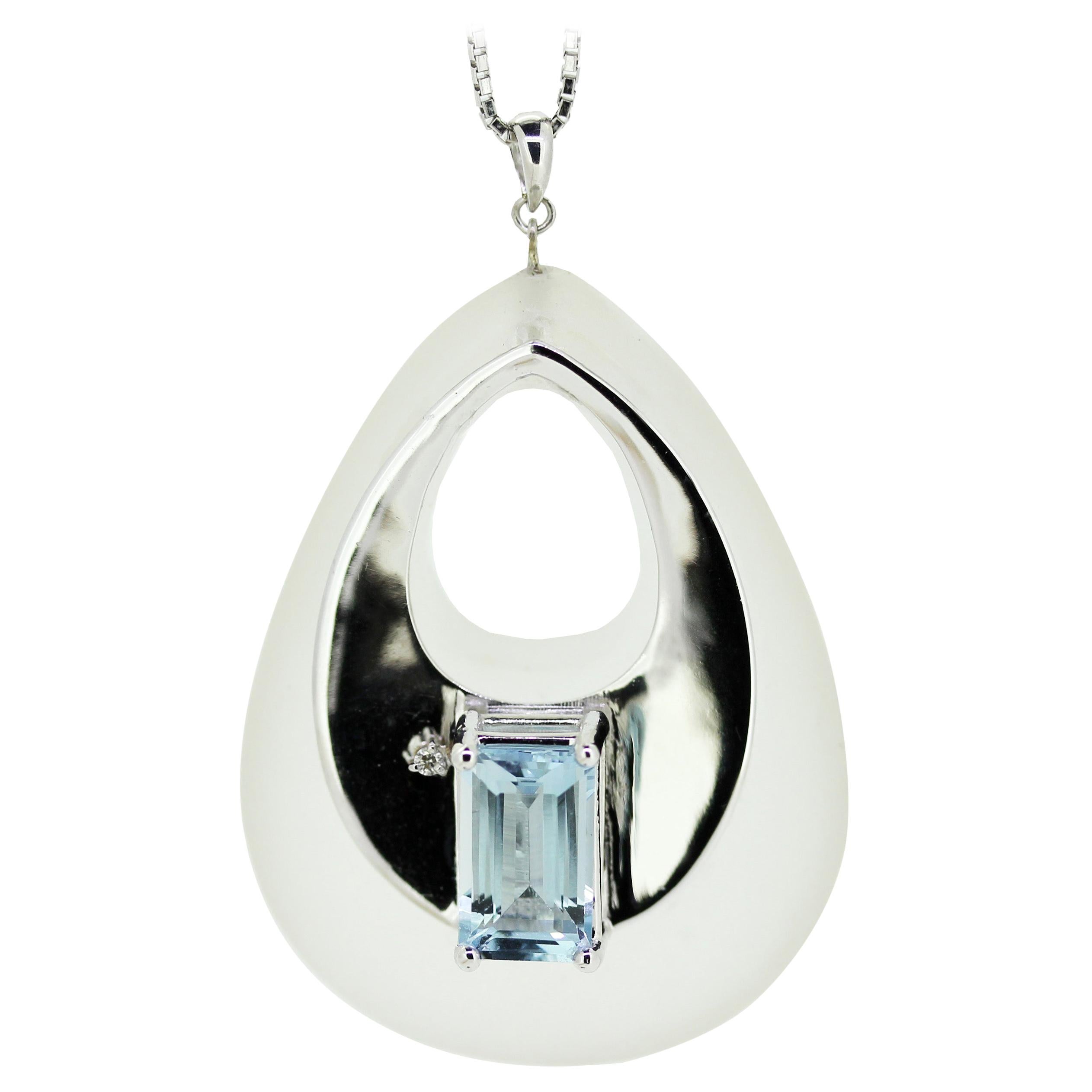 4.23 Carat Aquamarine Diamond Rock Crystal 18K White Gold Pendant Necklace For Sale