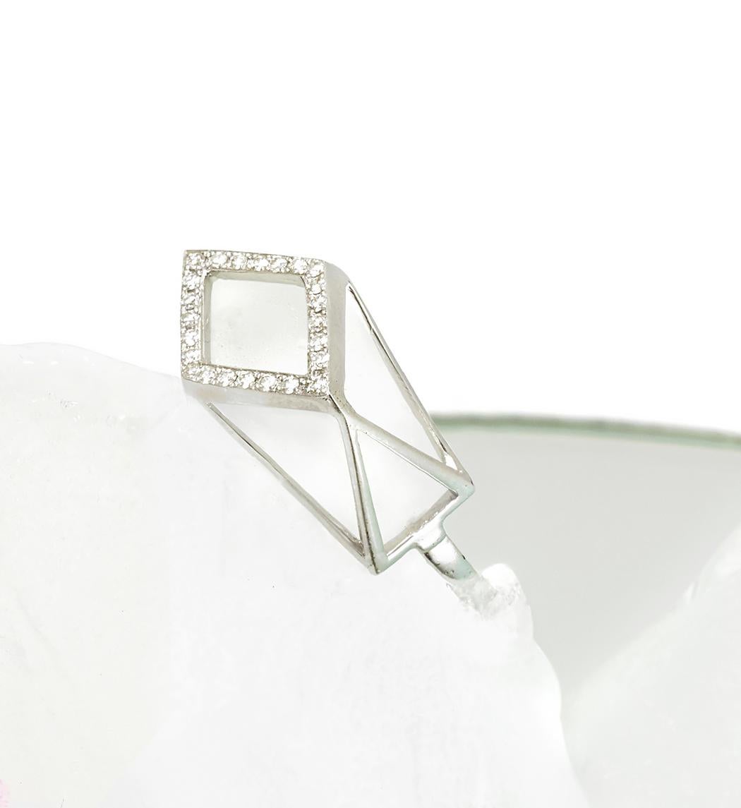 MAIKO NAGAYAMA Diamonds and Rock Crystal 18K White Gold Cocktail Ring In New Condition For Sale In London, Mayfair