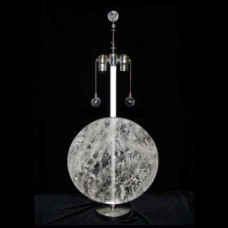 Handgeschnitzte Bergkristall-Scheibenlampe in Form einer Scheibe im Zustand „Neu“ im Angebot in Cypress, CA