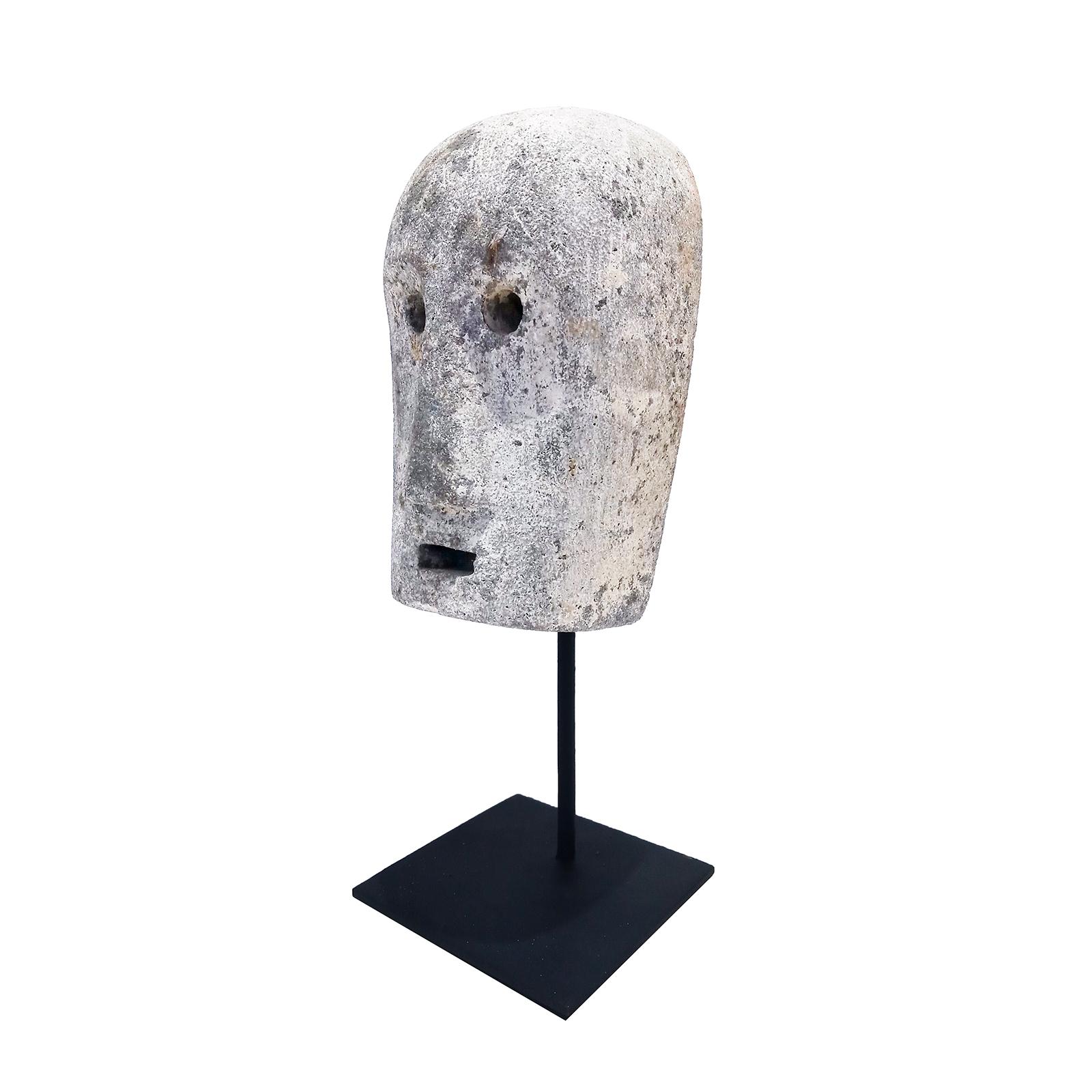 face rock statue