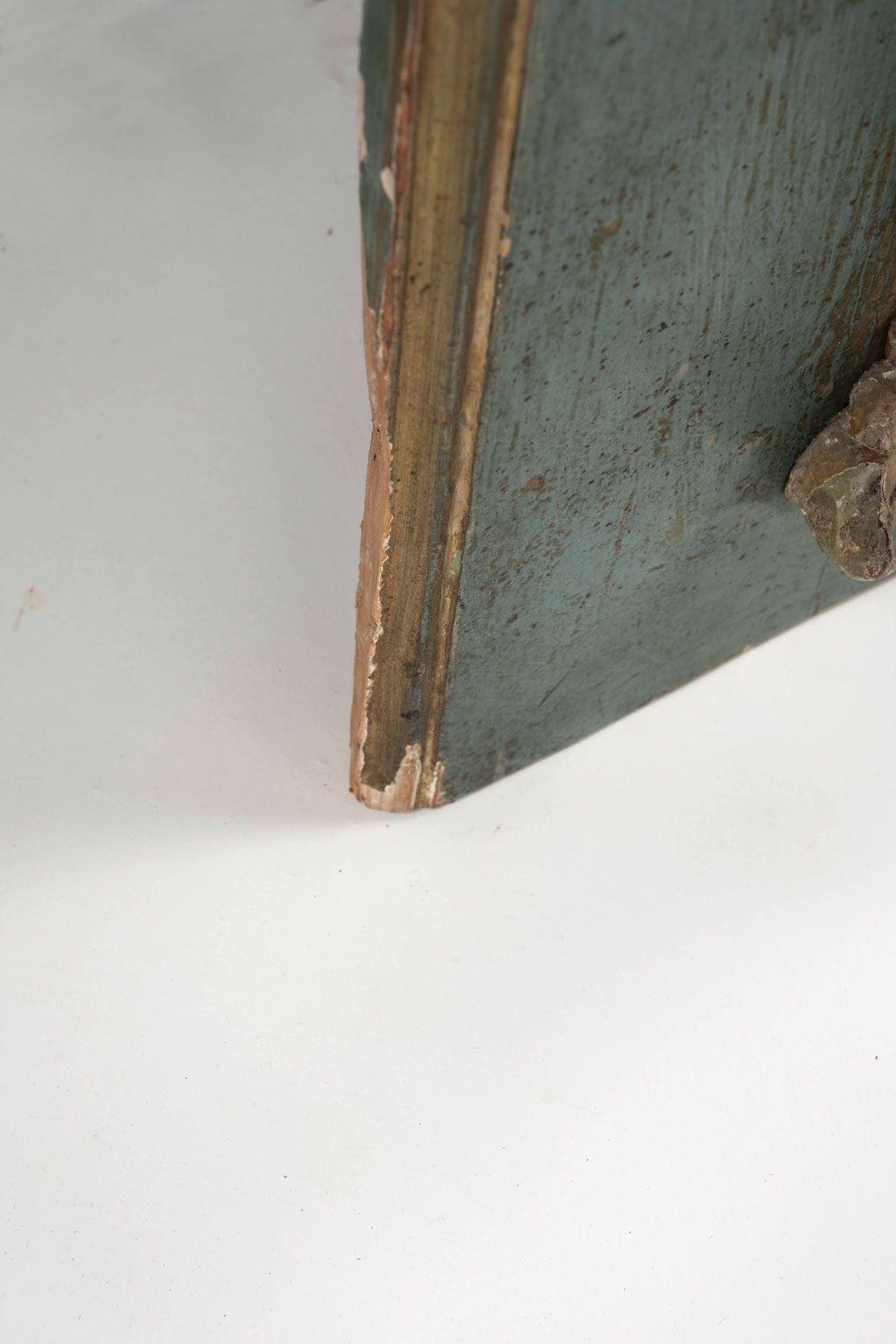 Miroir italien rococo sculpté à la main État moyen - En vente à Houston, TX