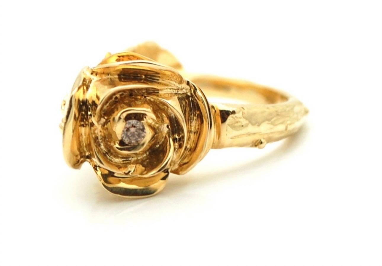 Hand carved rose gold ring with diamond 18KT In New Condition For Sale In Boca Raton, FL