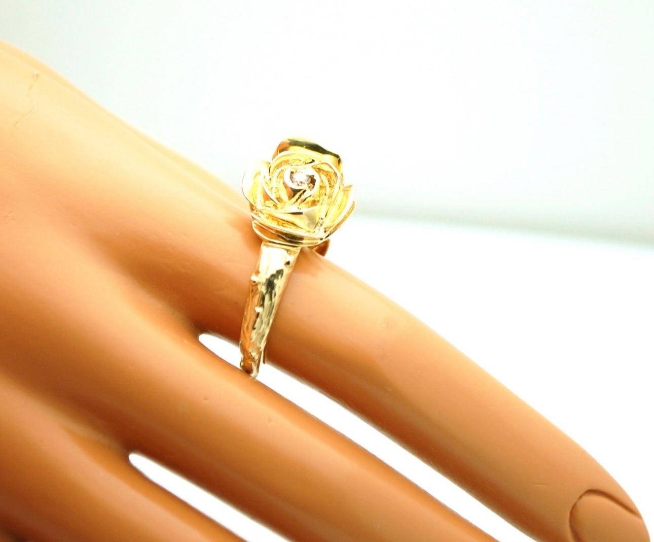 Women's or Men's Hand carved rose gold ring with diamond 18KT For Sale