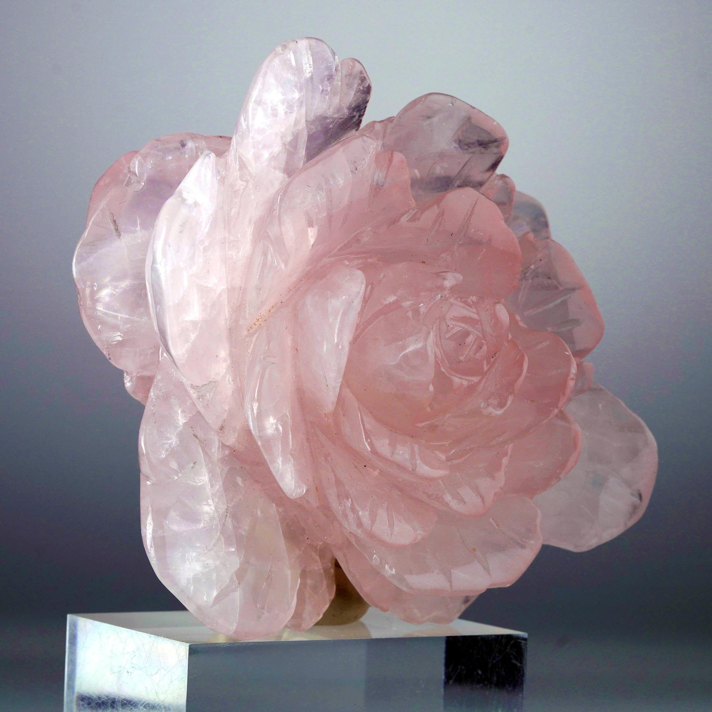 Malgascio Rosa di quarzo rosa intagliata a mano dal Madagascar II in vendita