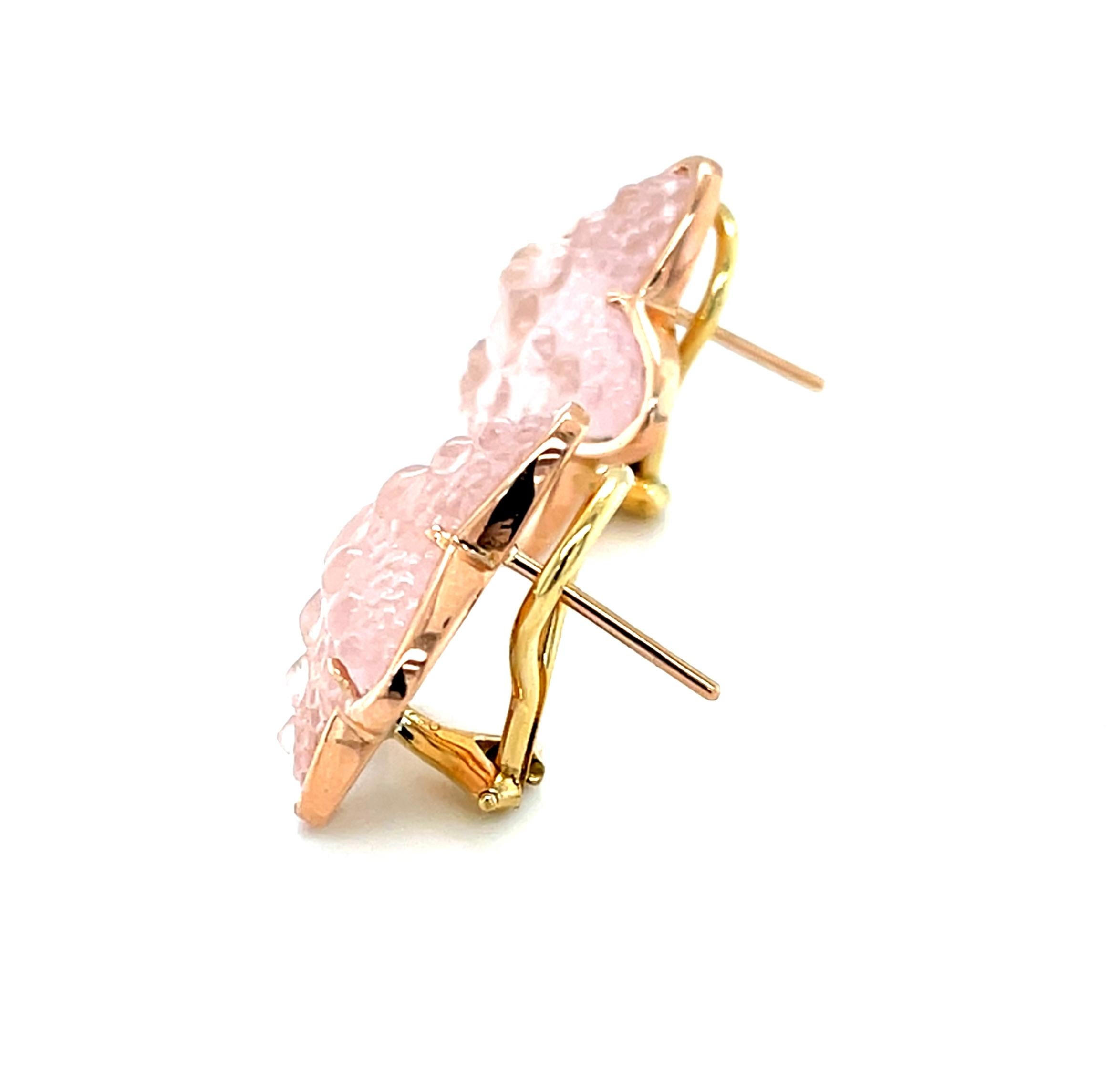 Pendientes Estrella de Mar de Cuarzo Rosa Tallada a Mano en Oro Rosa con Cierre de Clip Francés Corte mixto en venta