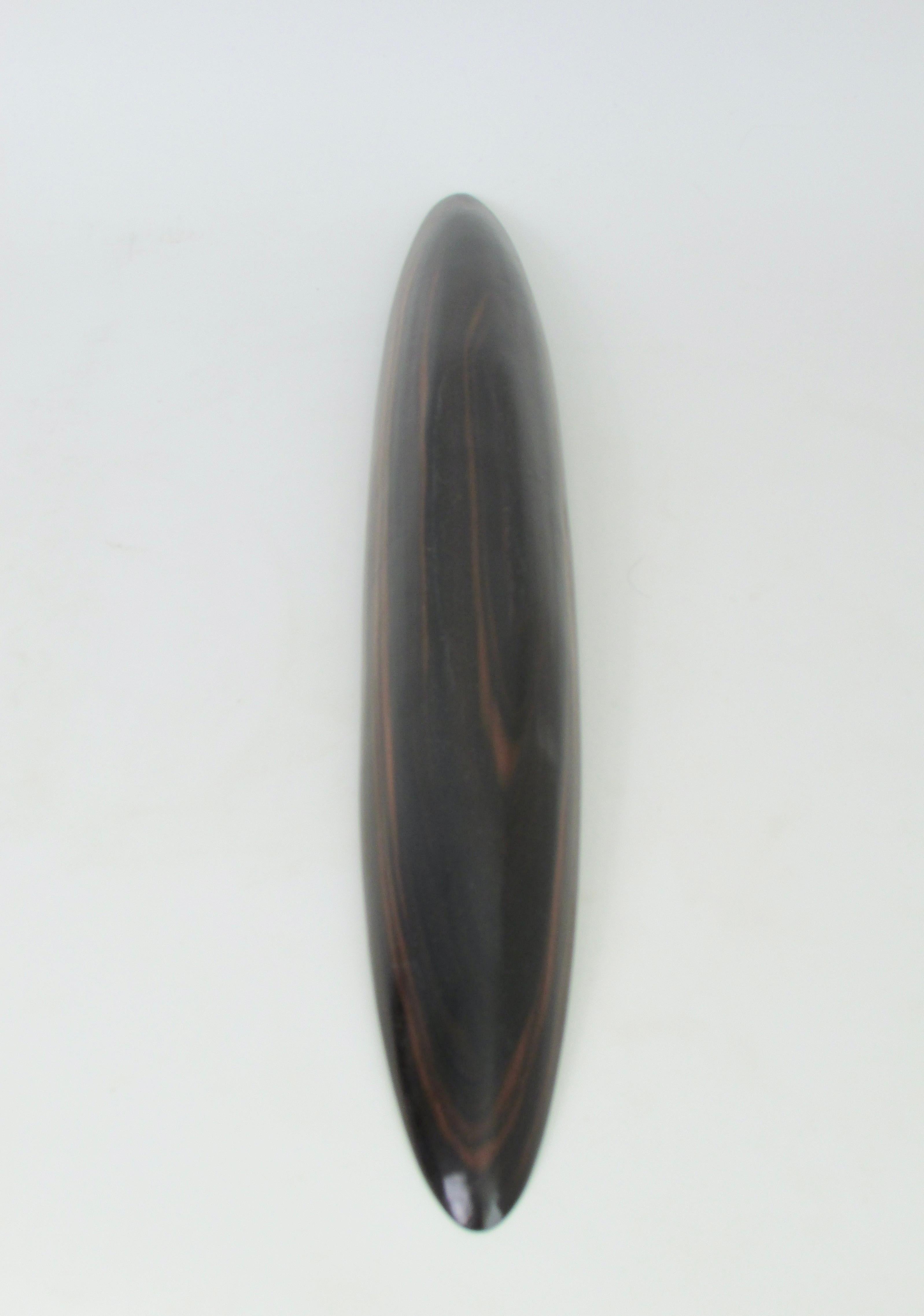 Handgeschnitzte Schale aus Palisanderholz in Kanuform im Angebot 2