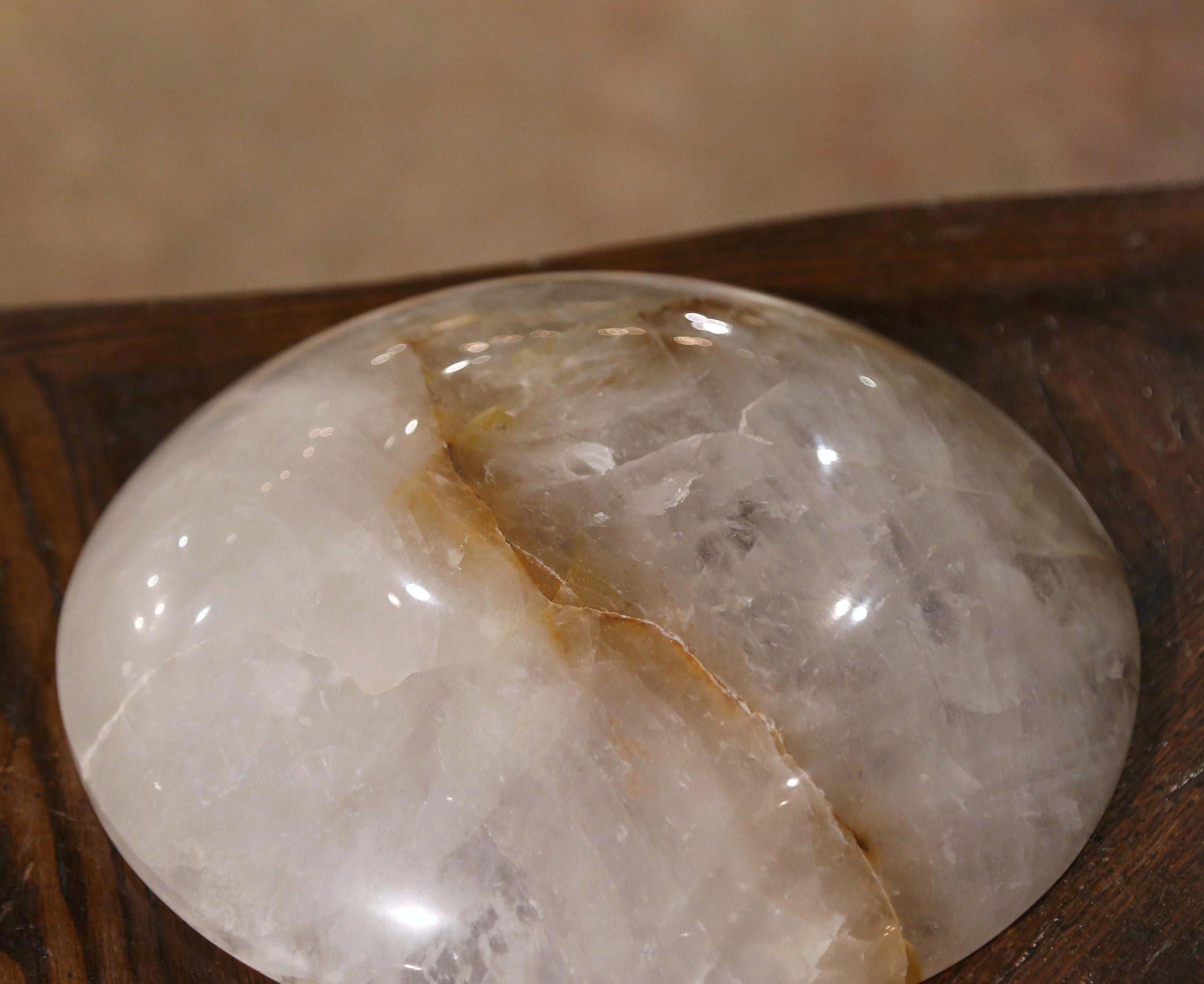 Handgeschnitzte runde Bergkristall-Quarz-Dekoschale aus Quarz, Ablageschale im Angebot 2