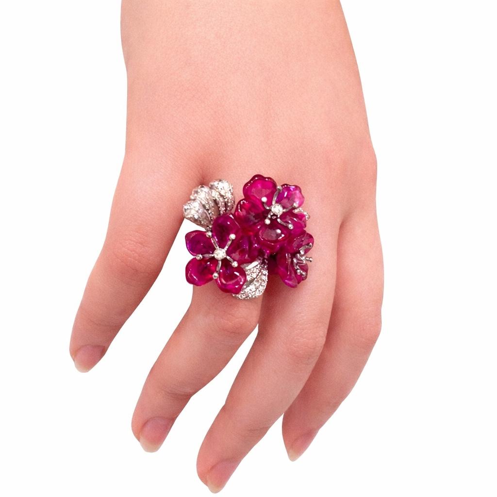 Customizable Hand Carved Ruby and Diamond 18K White Gold Ring Konforti ...
