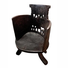 Chaise rustique sculptée à la main d'Éthiopie