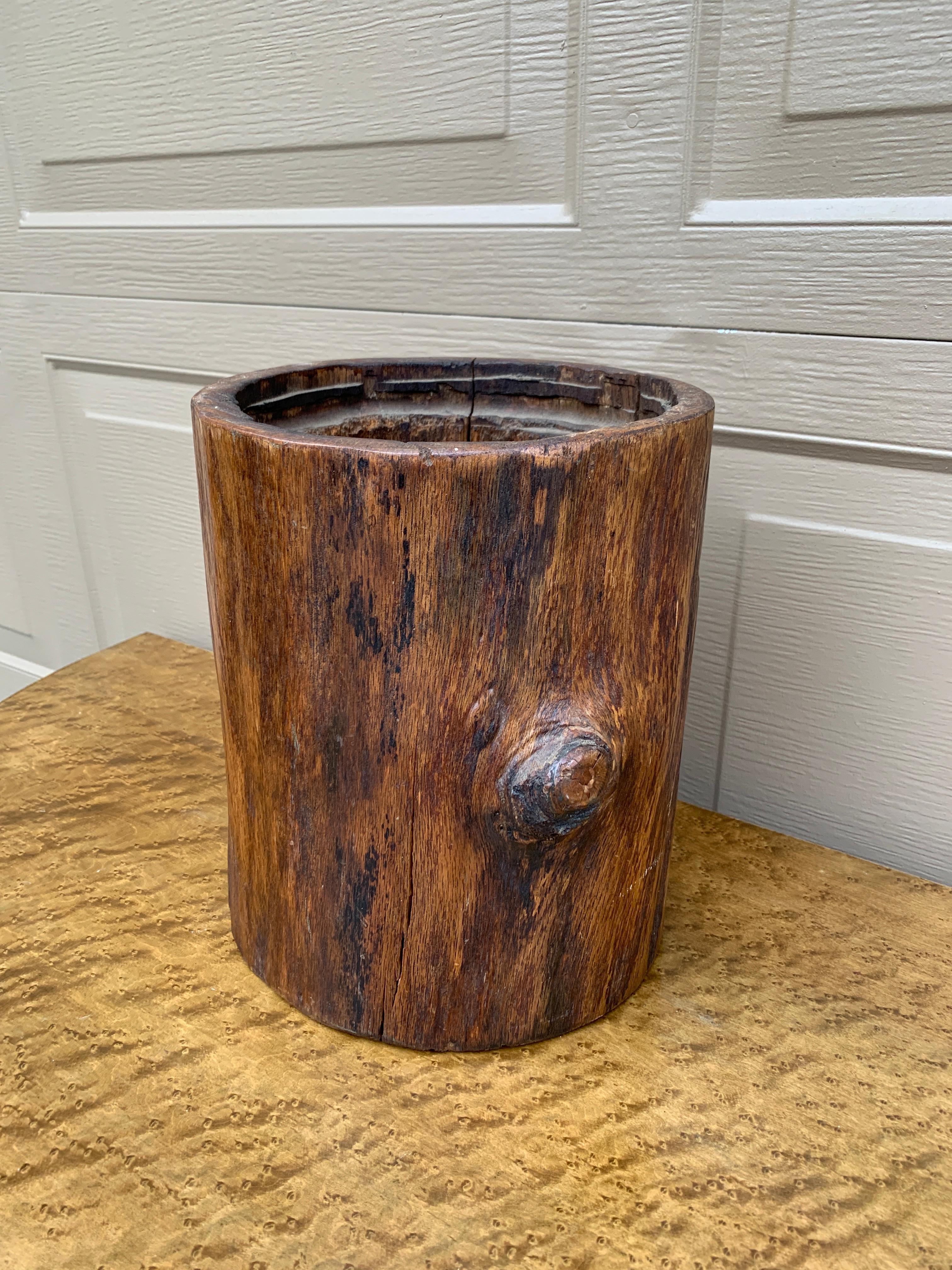 Américain Jardinière Rustique Trompe l'Oeil Faux Bois Sculptée à la Main en vente