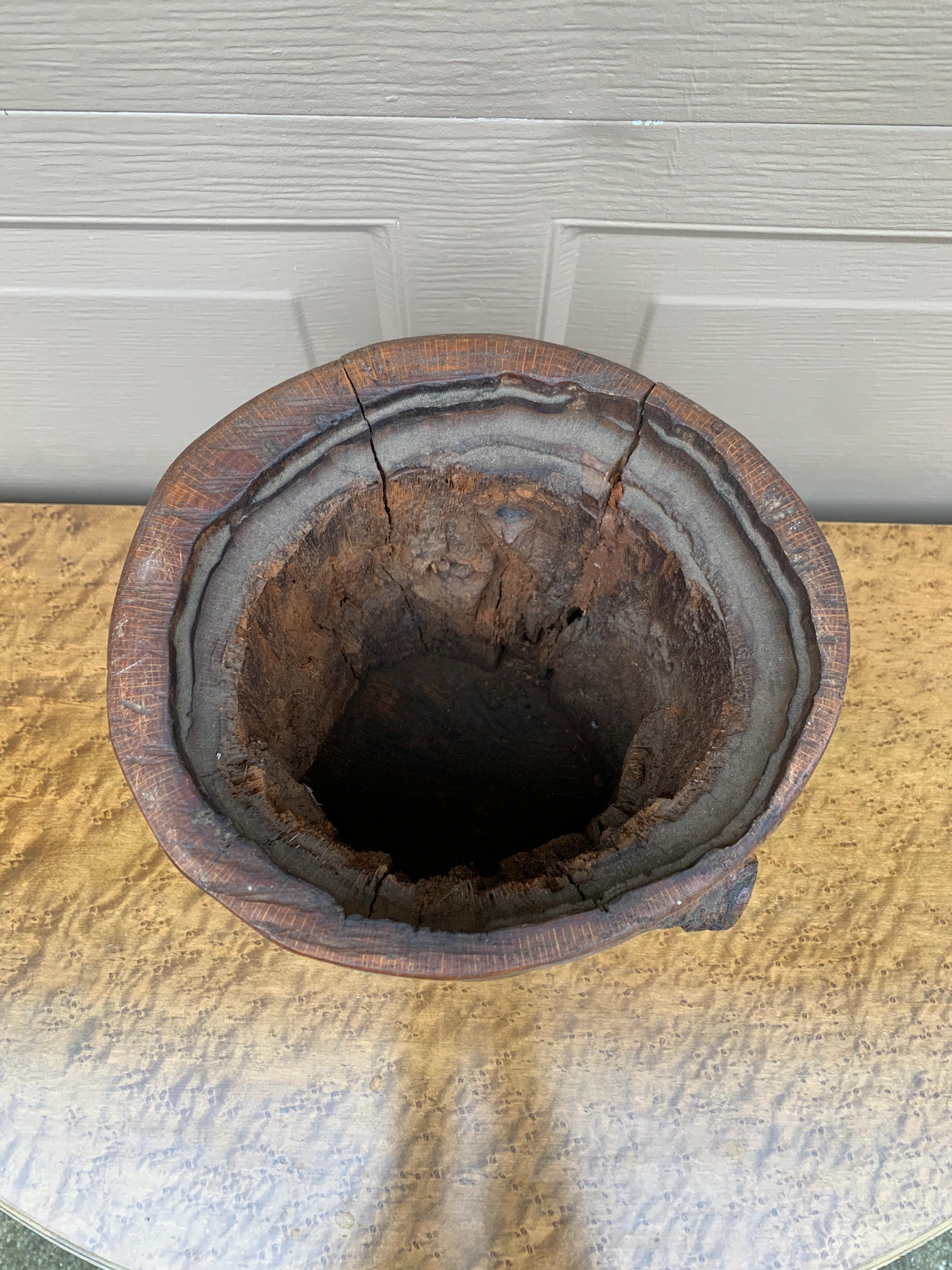 20ième siècle Jardinière Rustique Trompe l'Oeil Faux Bois Sculptée à la Main en vente