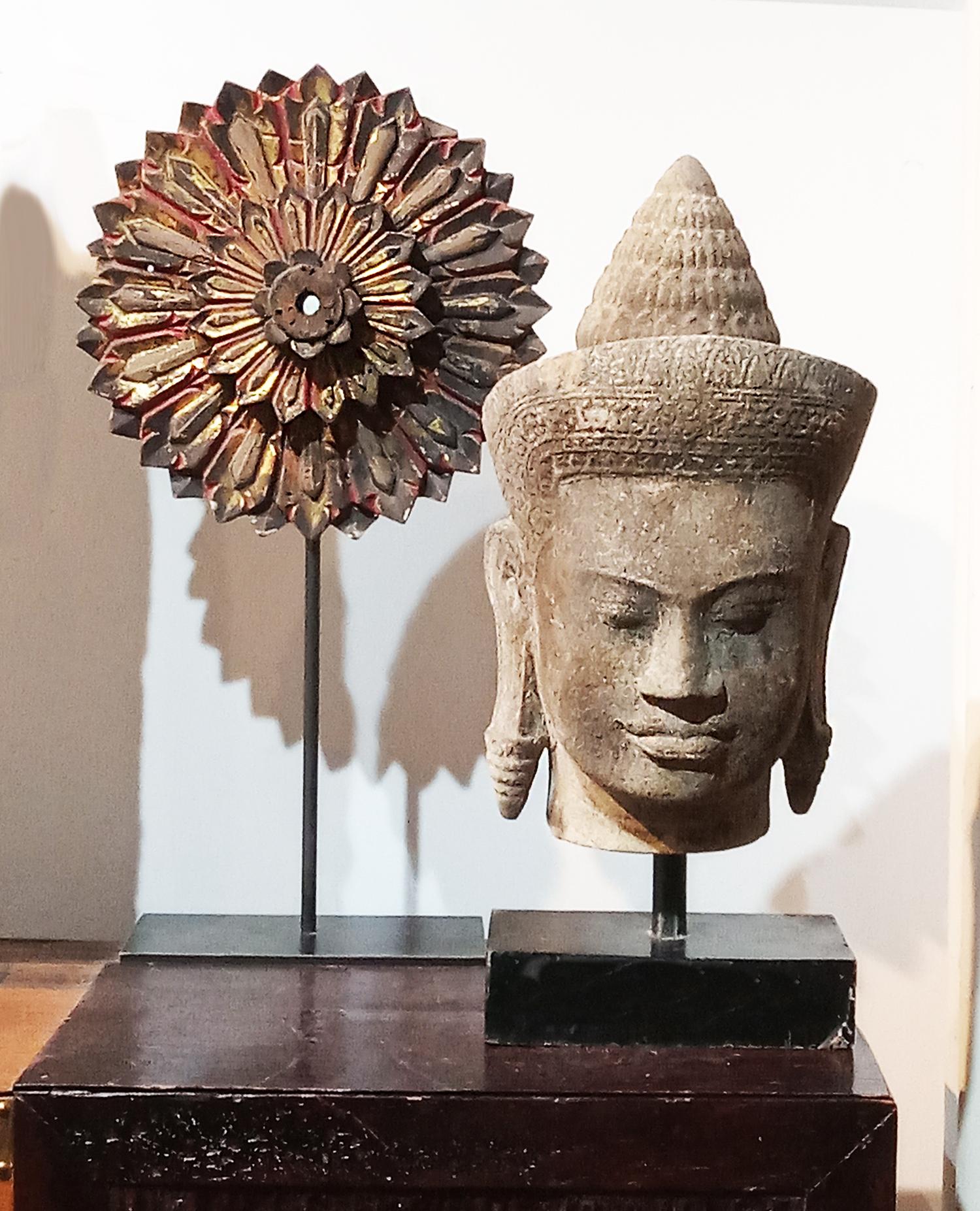 Tête de Bouddha en pierre de sable sculptée à la main, de Thaïlande en vente 5
