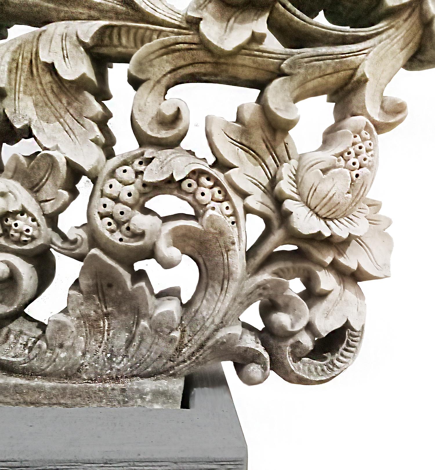 Grès Début du 20e siècle Sculpture de dragon en grès sculptée à la main  en vente