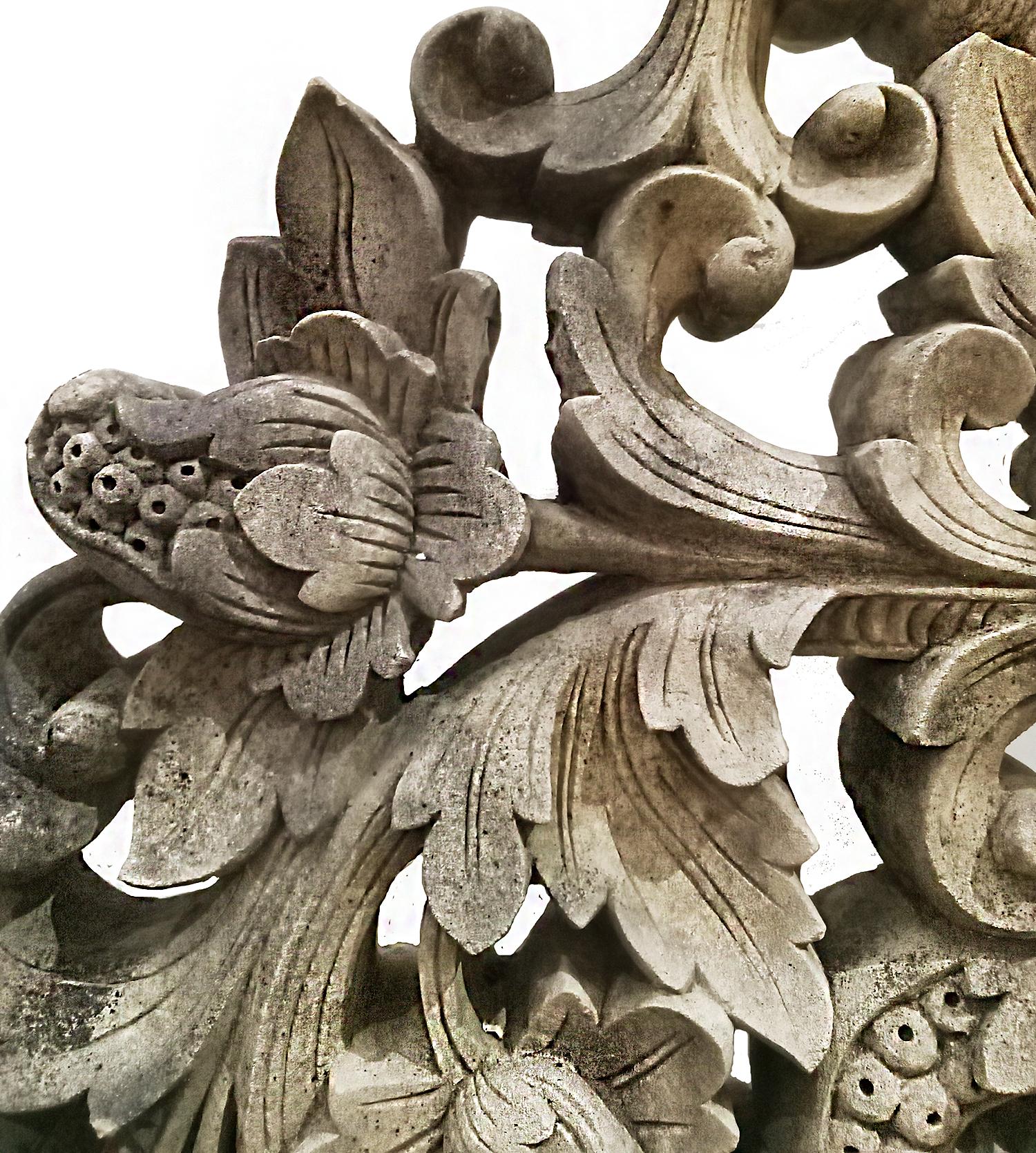 Début du 20e siècle Sculpture de dragon en grès sculptée à la main  en vente 1