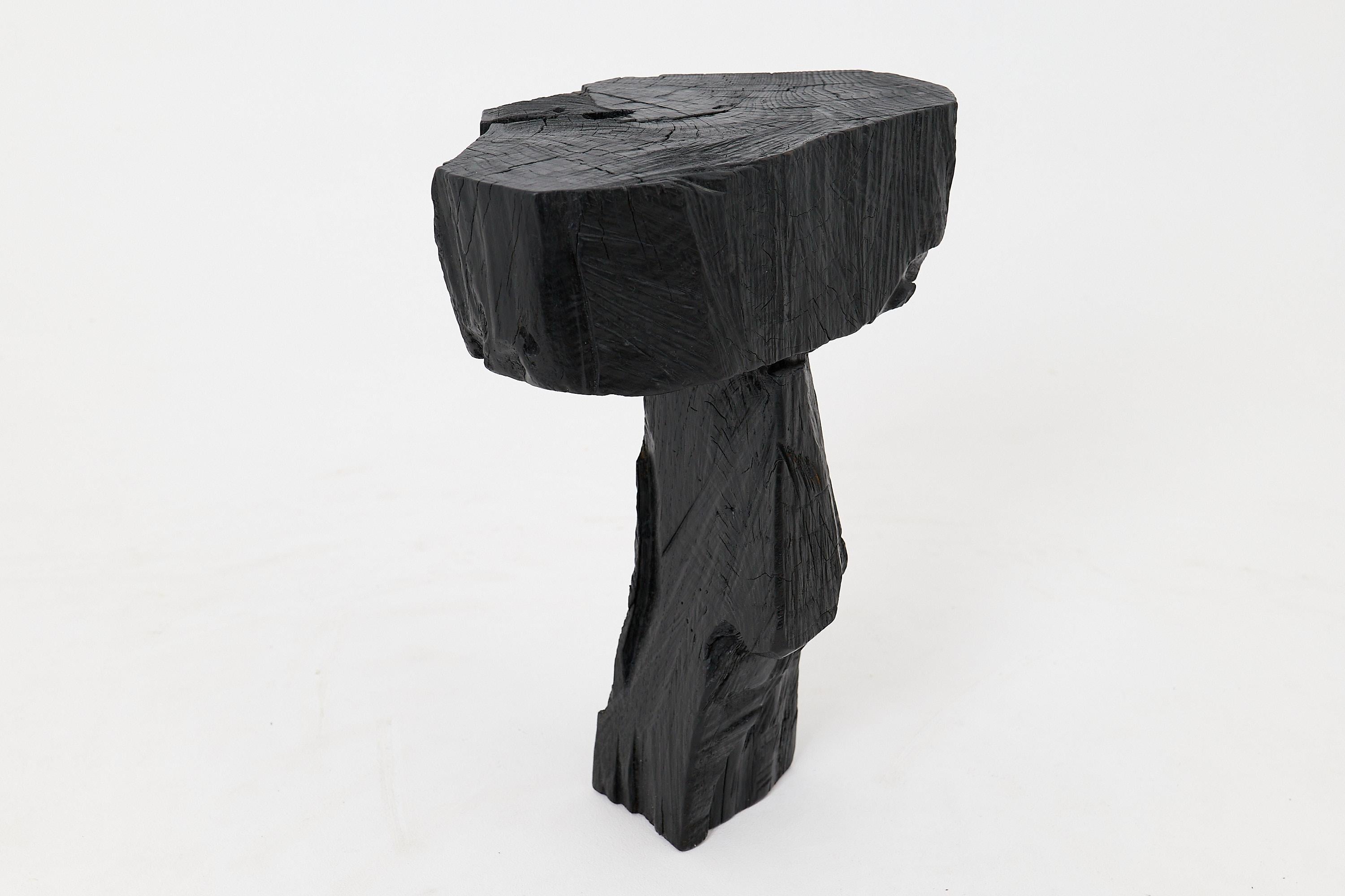 Sculpté Hand-Carved Sculptural Hardwood Side Table, Pedestal, by Logniture en vente