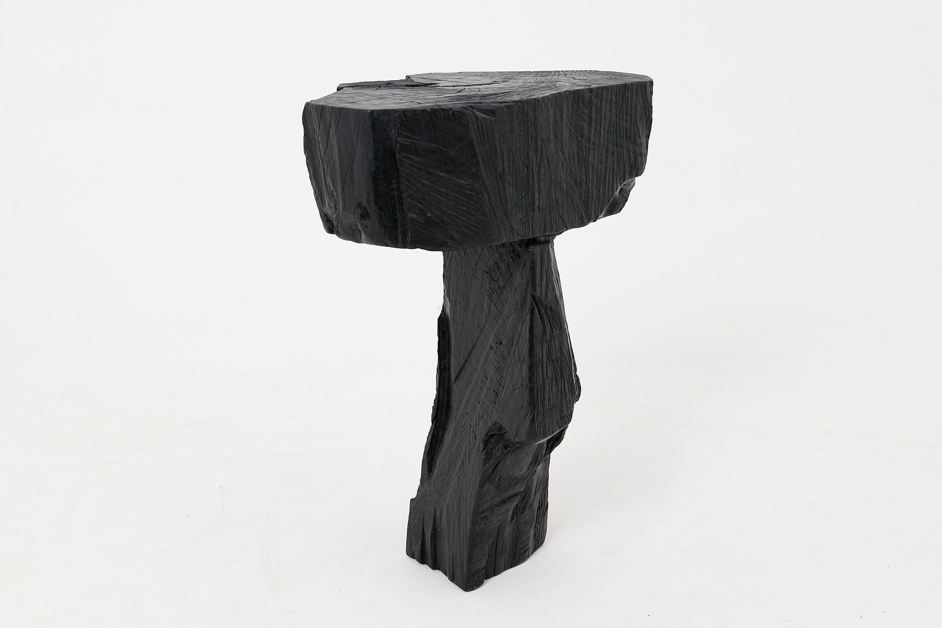 Hand-Carved Sculptural Hardwood Side Table, Pedestal, by Logniture Neuf - En vente à Stara Gradiška, HR